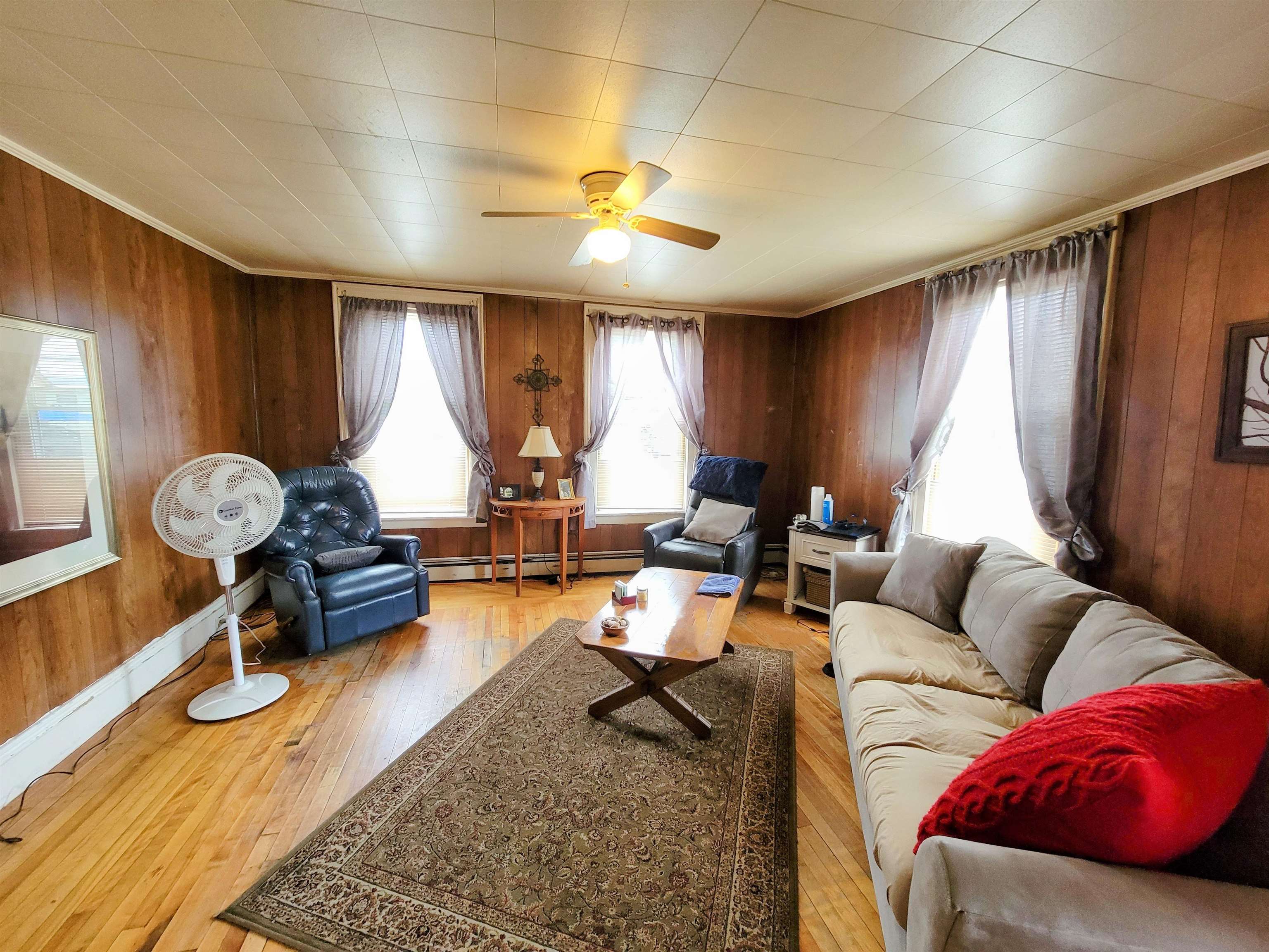 33 Summer Street Property Photo 32