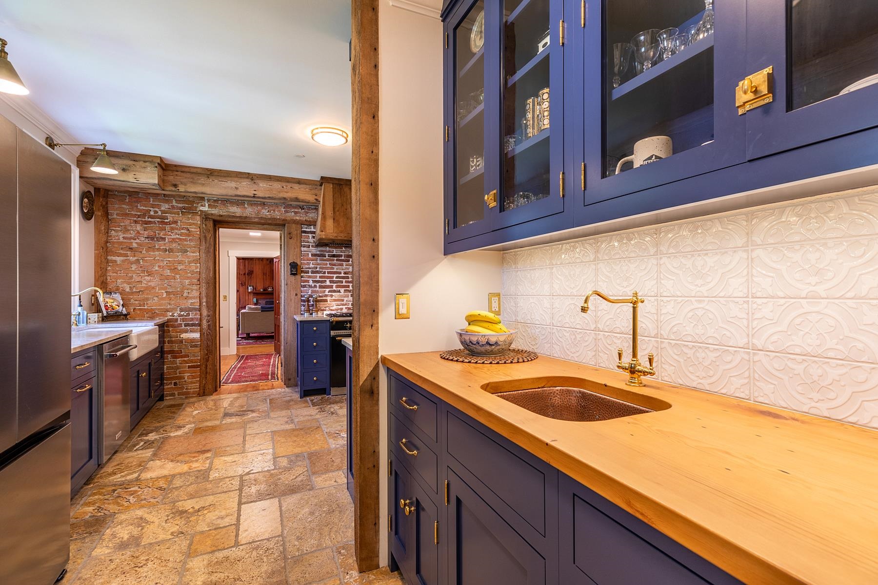 61 Academy Circle Property Photo 8