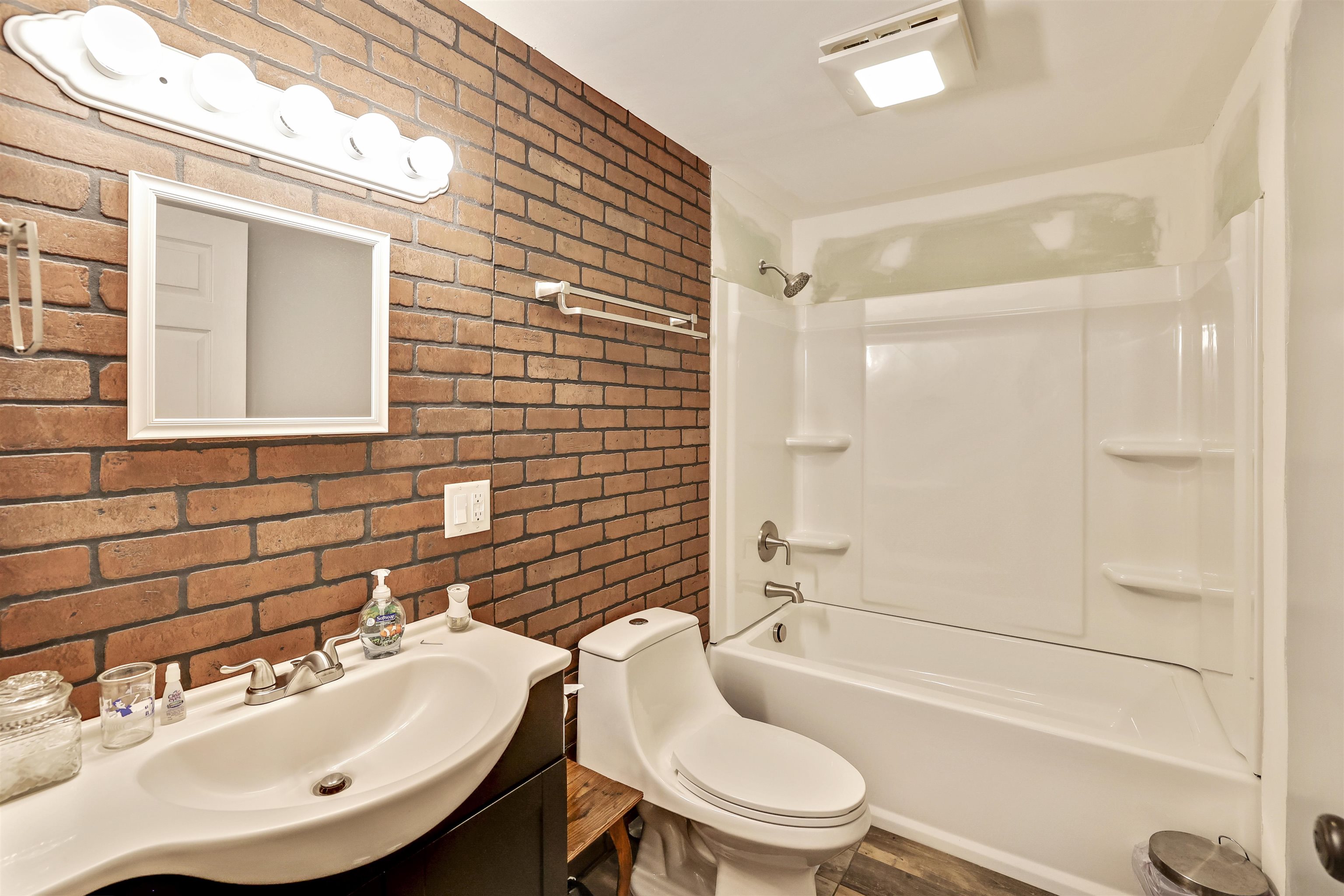 1655 Newark Street Property Photo 18