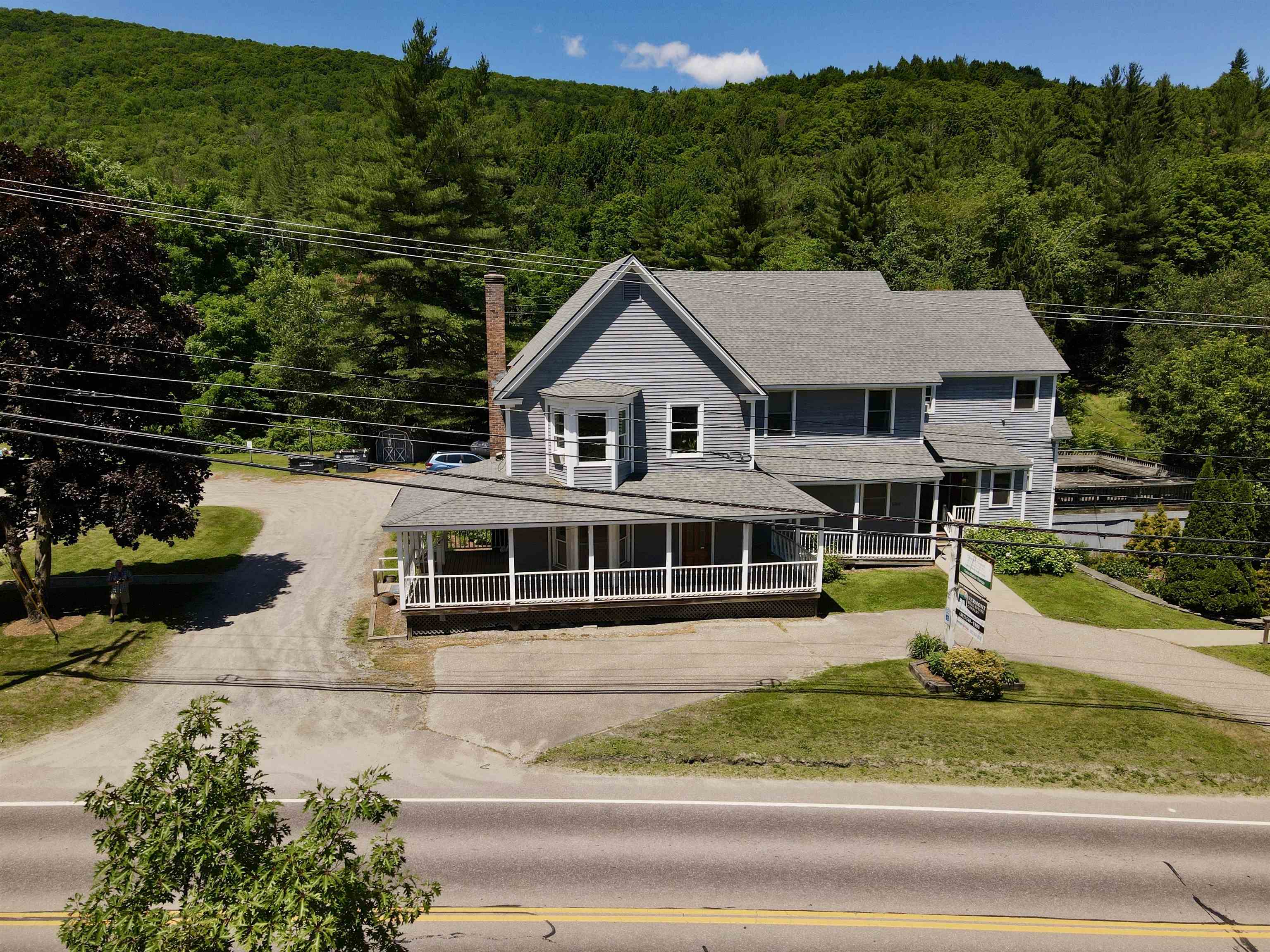 4740 Main Street Property Photo