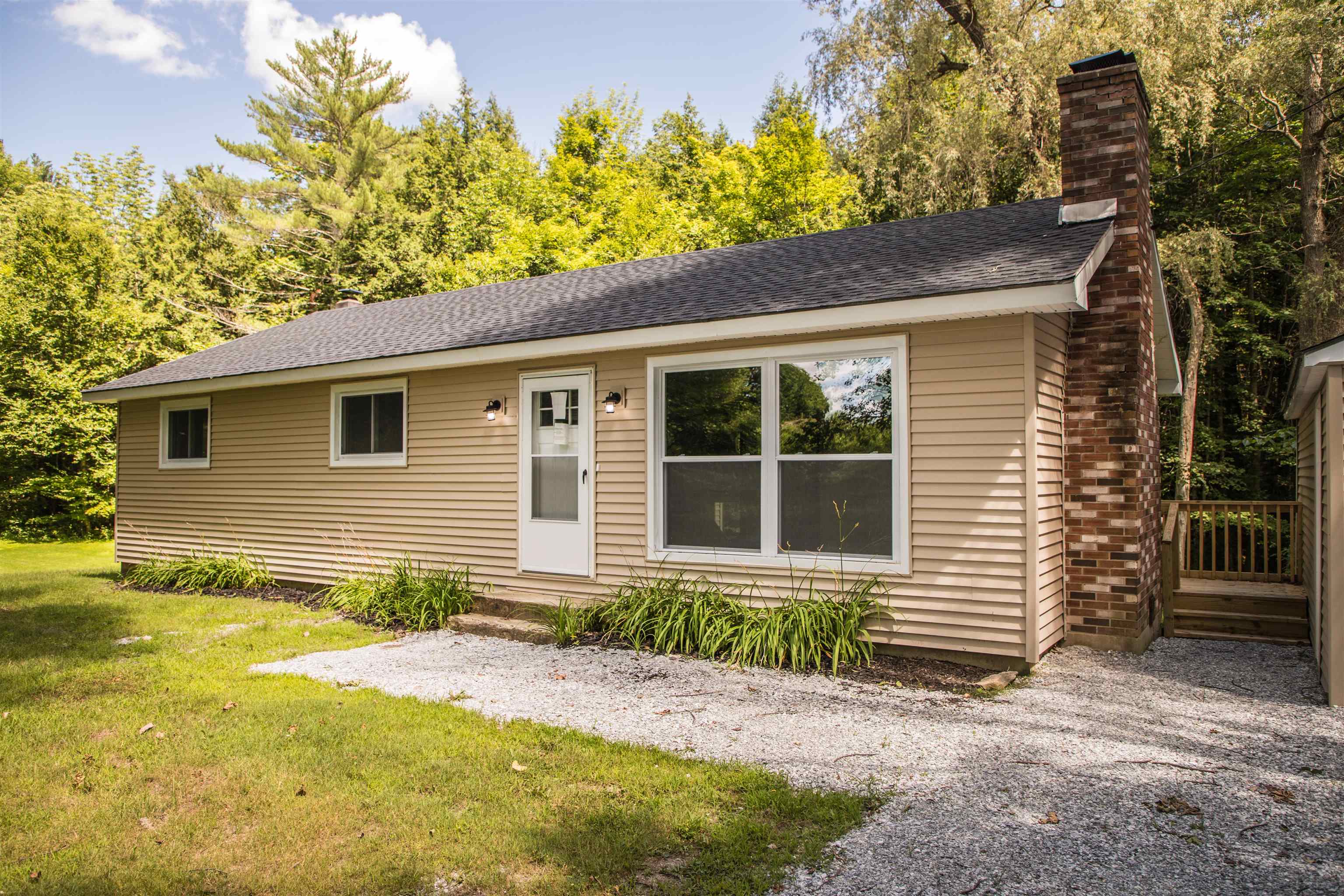 812 Middle Road Property Photo 4