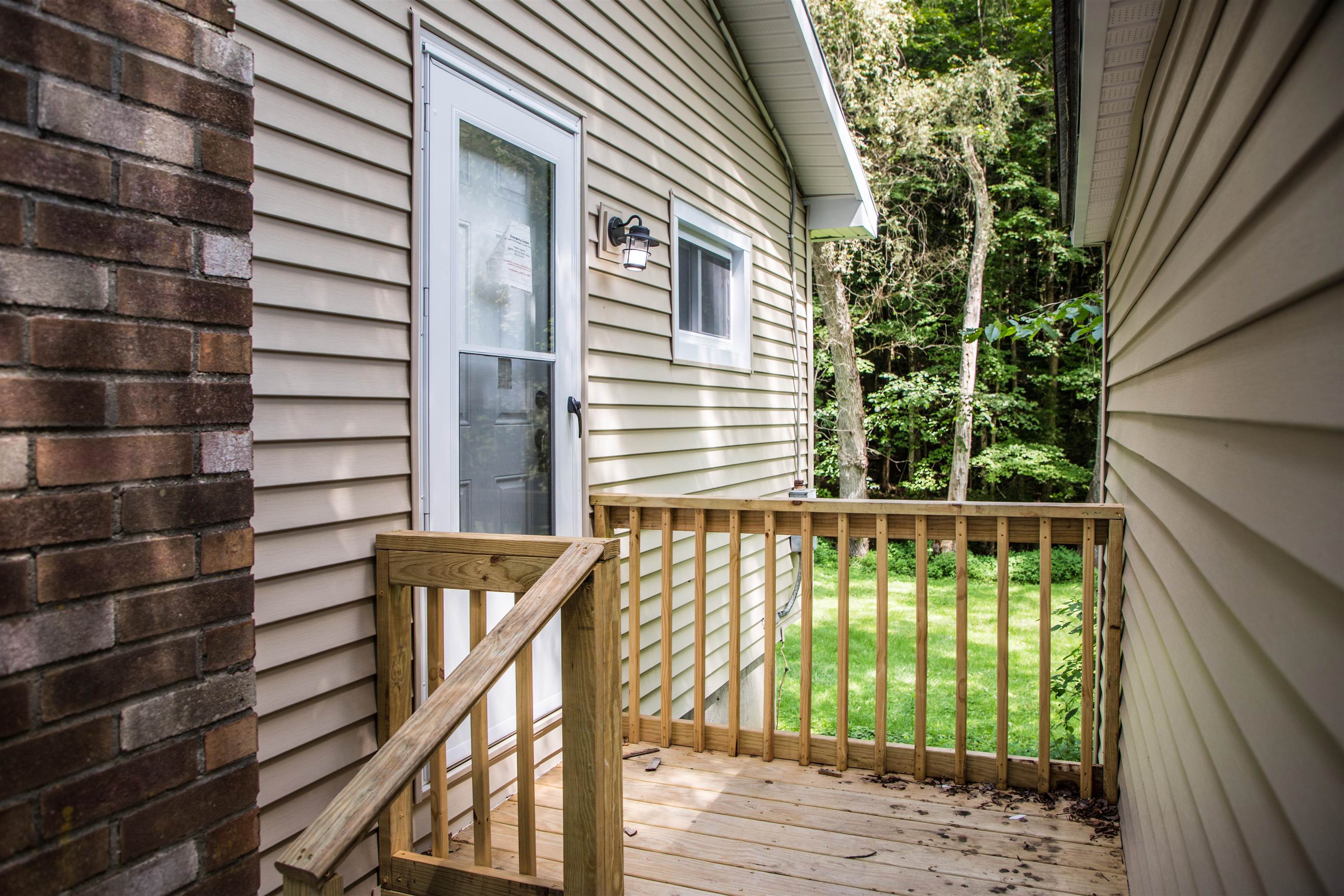 812 Middle Road Property Photo 5
