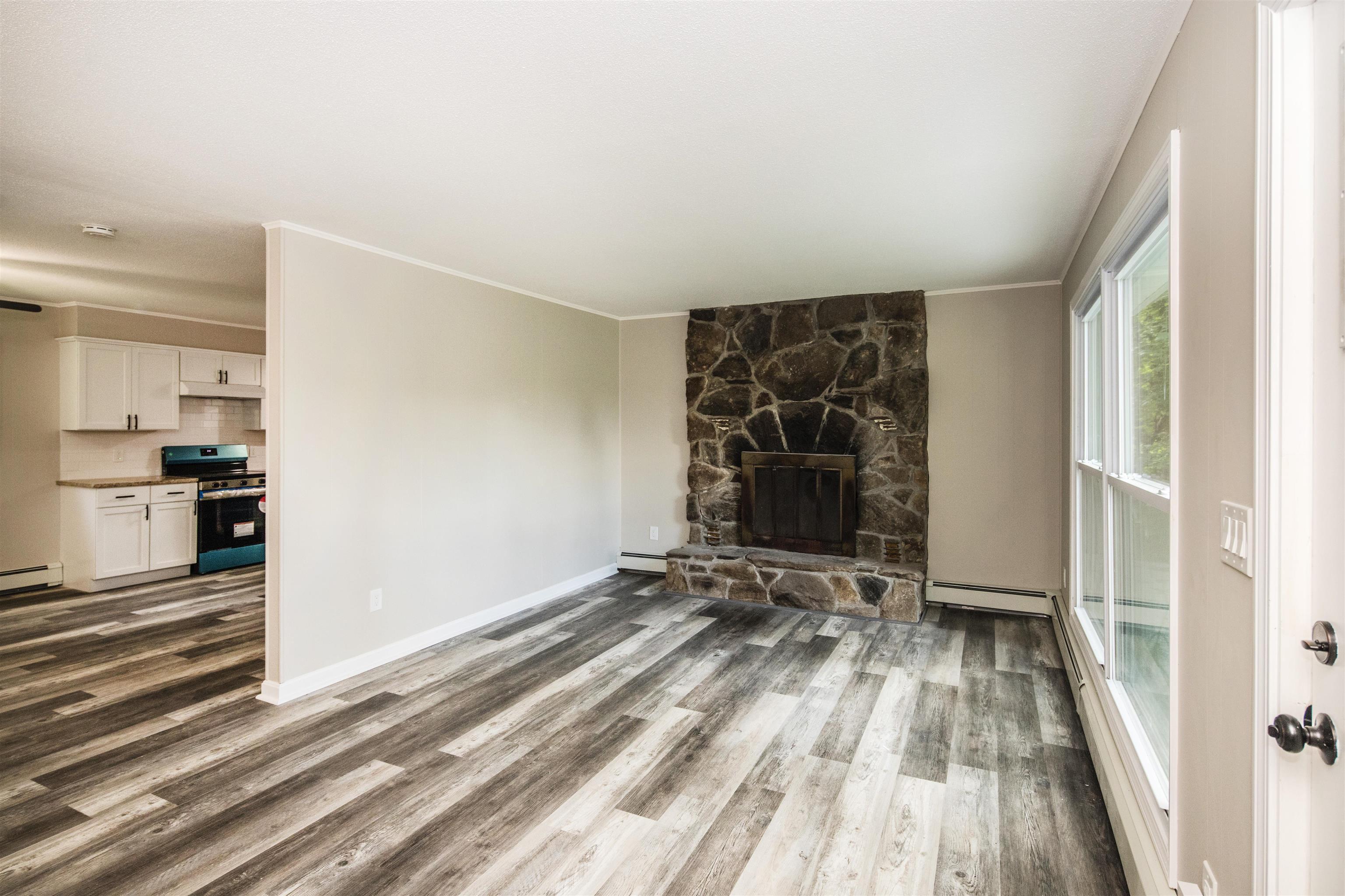 812 Middle Road Property Photo 14