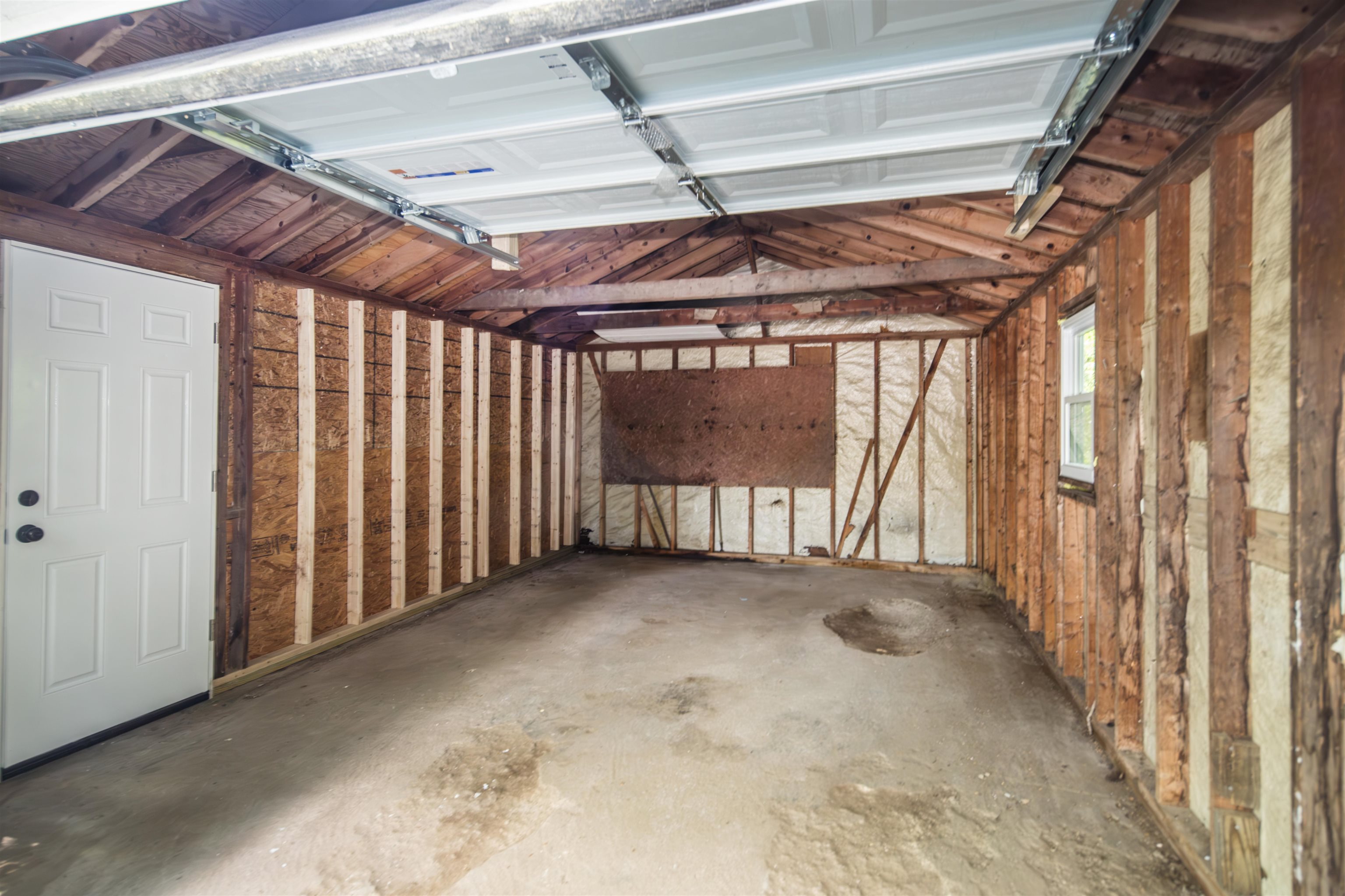 812 Middle Road Property Photo 40