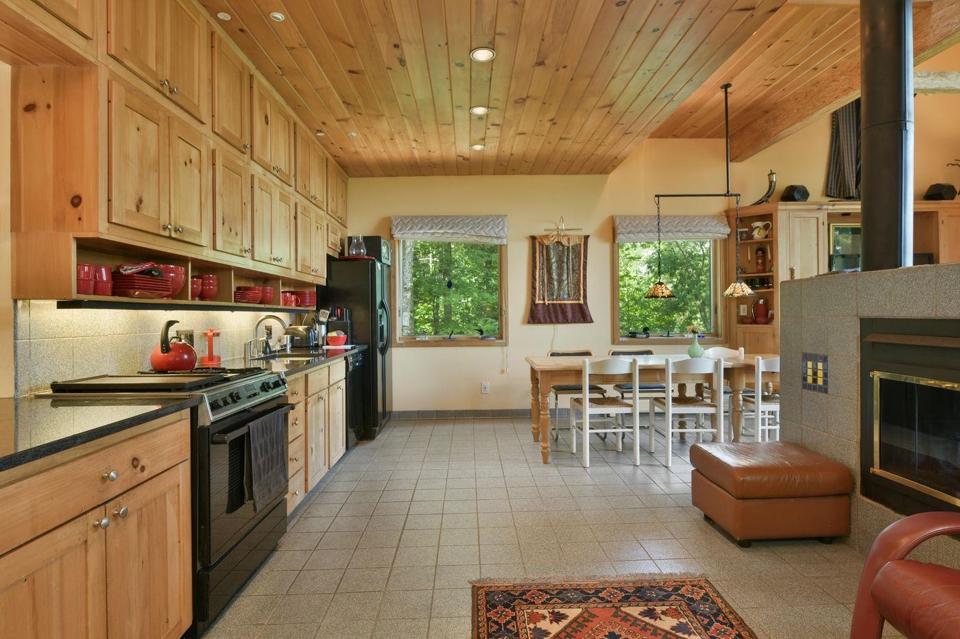 906 Shedd Hill Road Property Photo 6