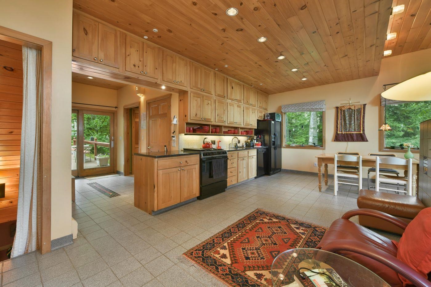 906 Shedd Hill Road Property Photo 9