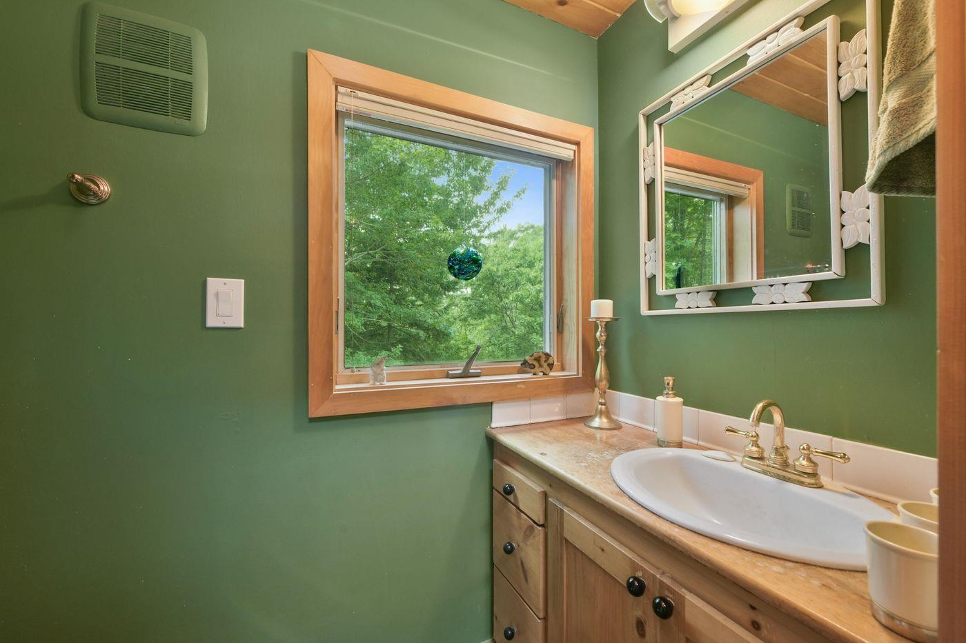 906 Shedd Hill Road Property Photo 16