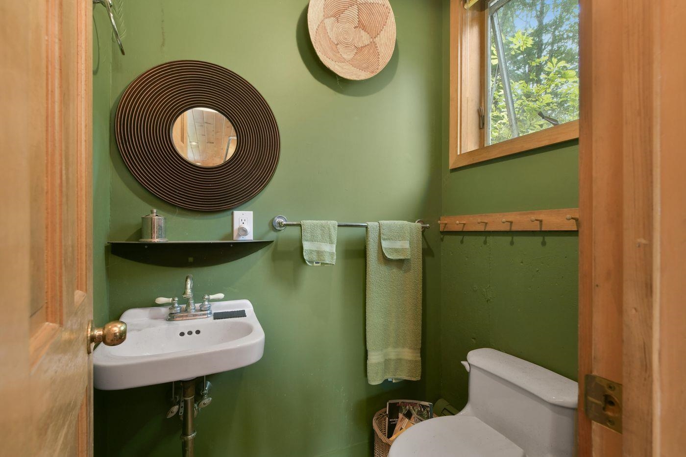 906 Shedd Hill Road Property Photo 26