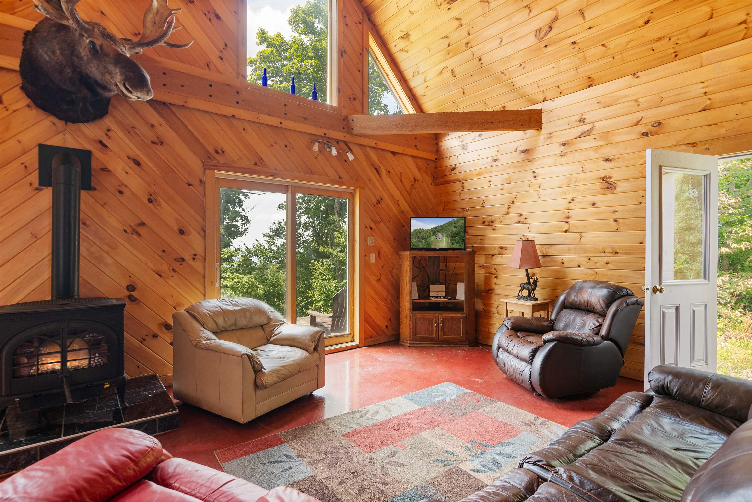 942 Deer Run Lane Property Photo 4
