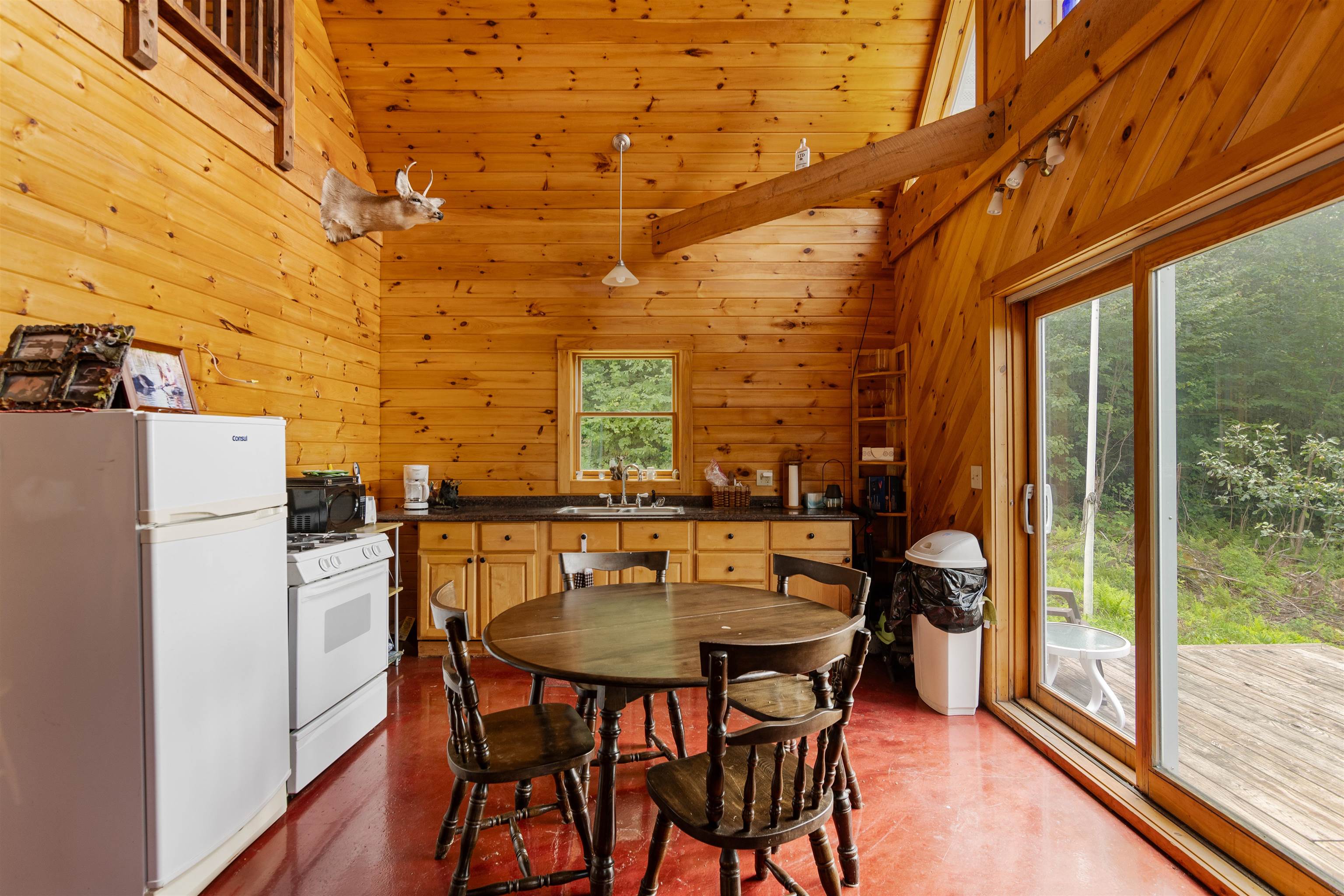 942 Deer Run Lane Property Photo 5