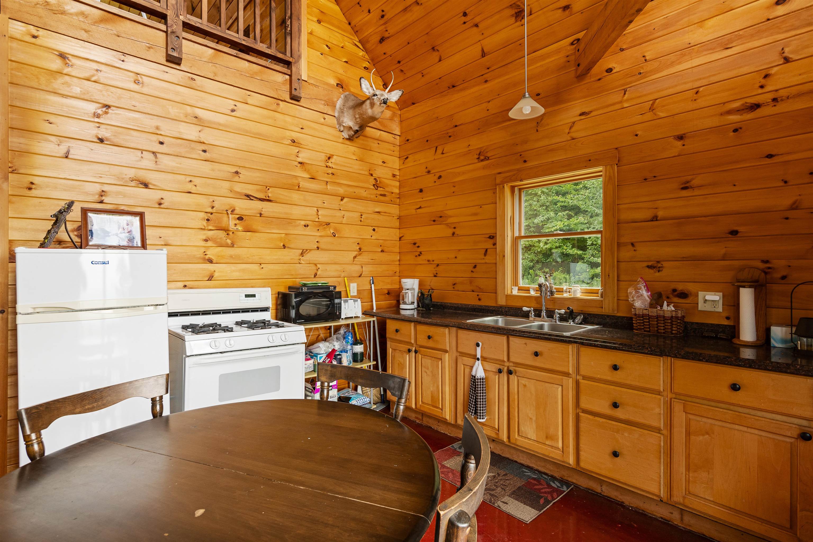942 Deer Run Lane Property Photo 7