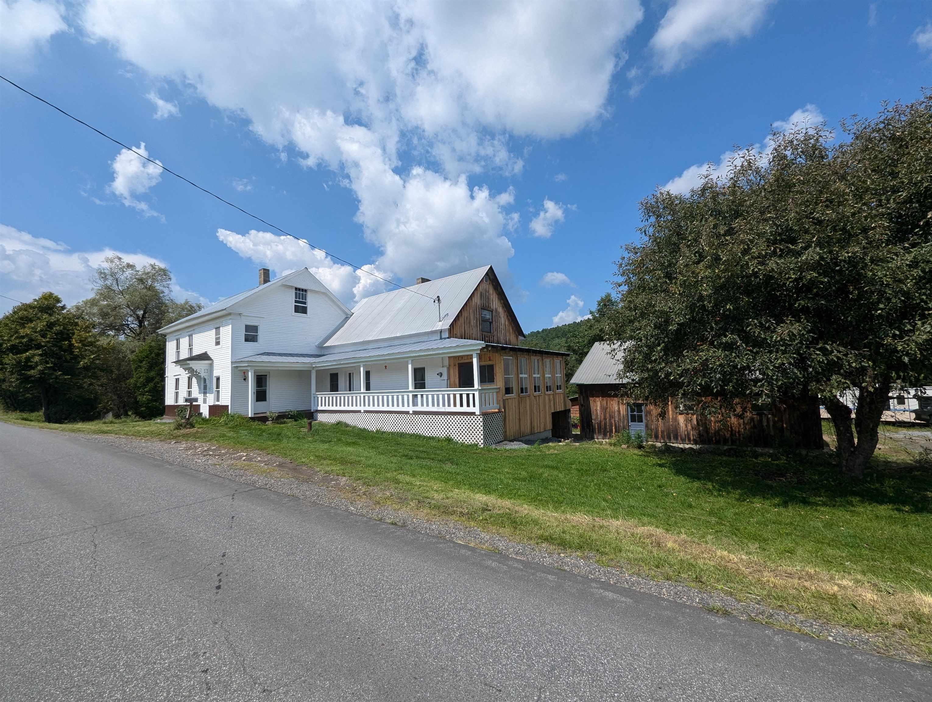 2454 West Barnet Road Property Photo 1