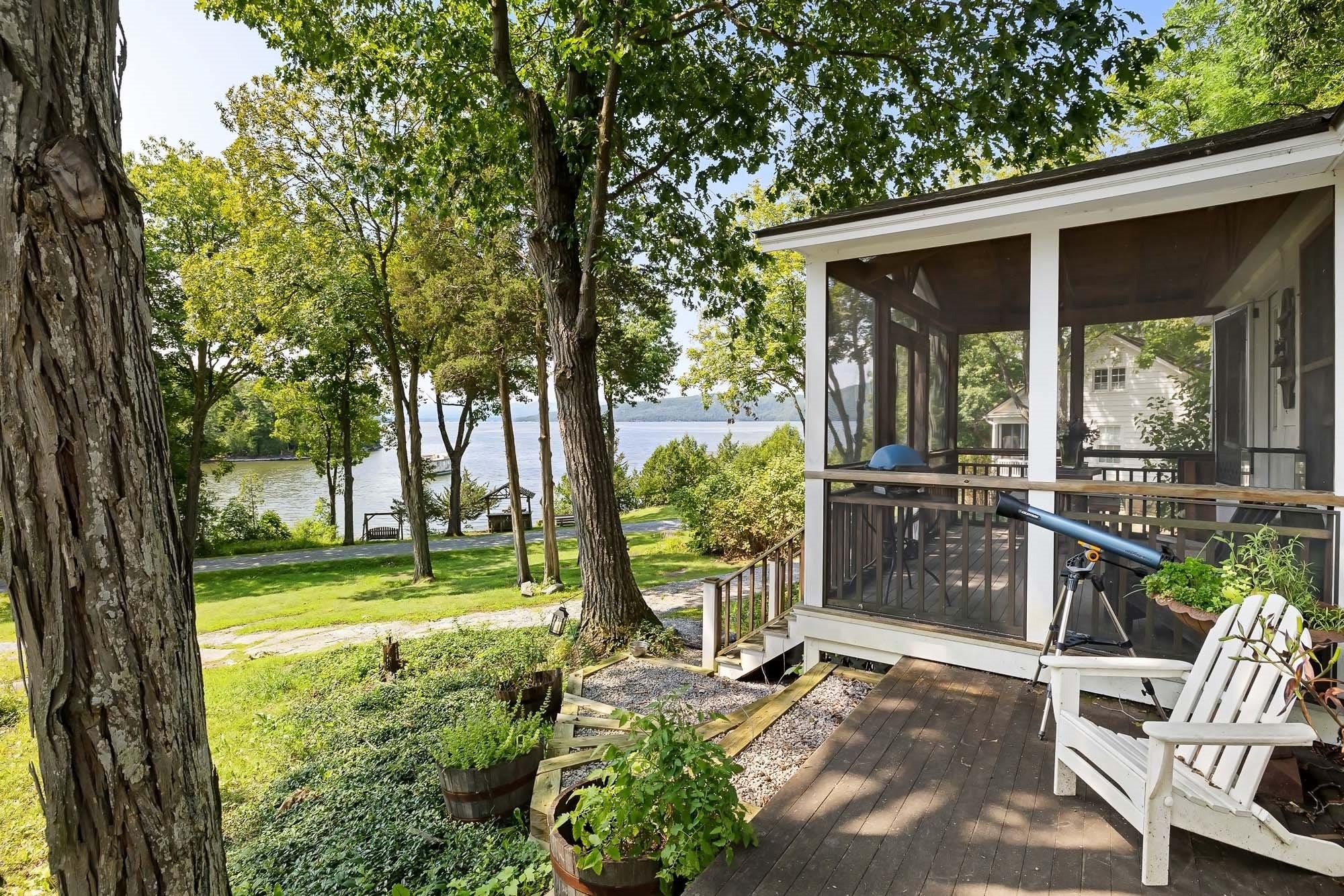 1044 Grosse Point Road Property Photo 49