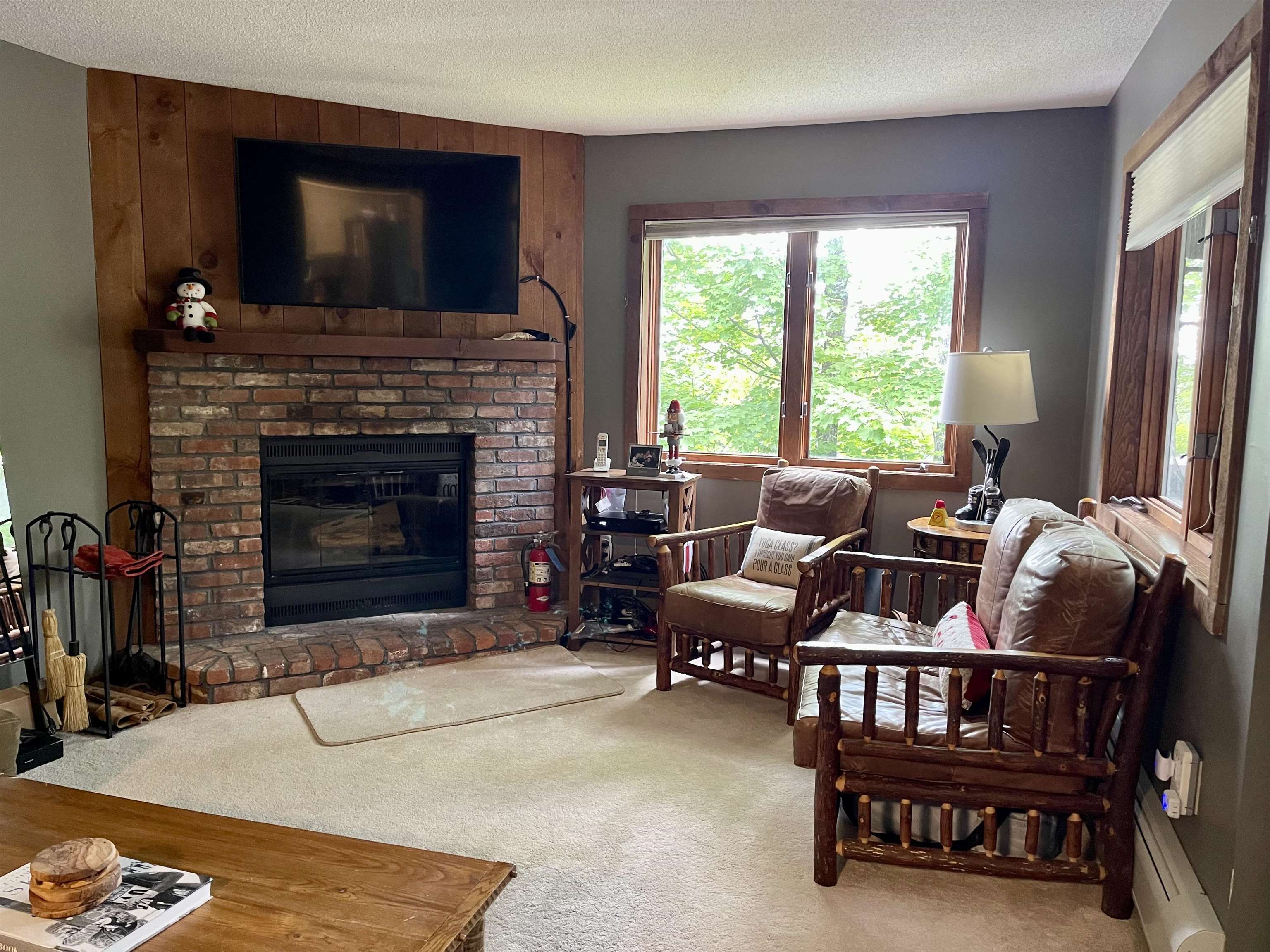100 Kettlebrook Road Property Photo 1