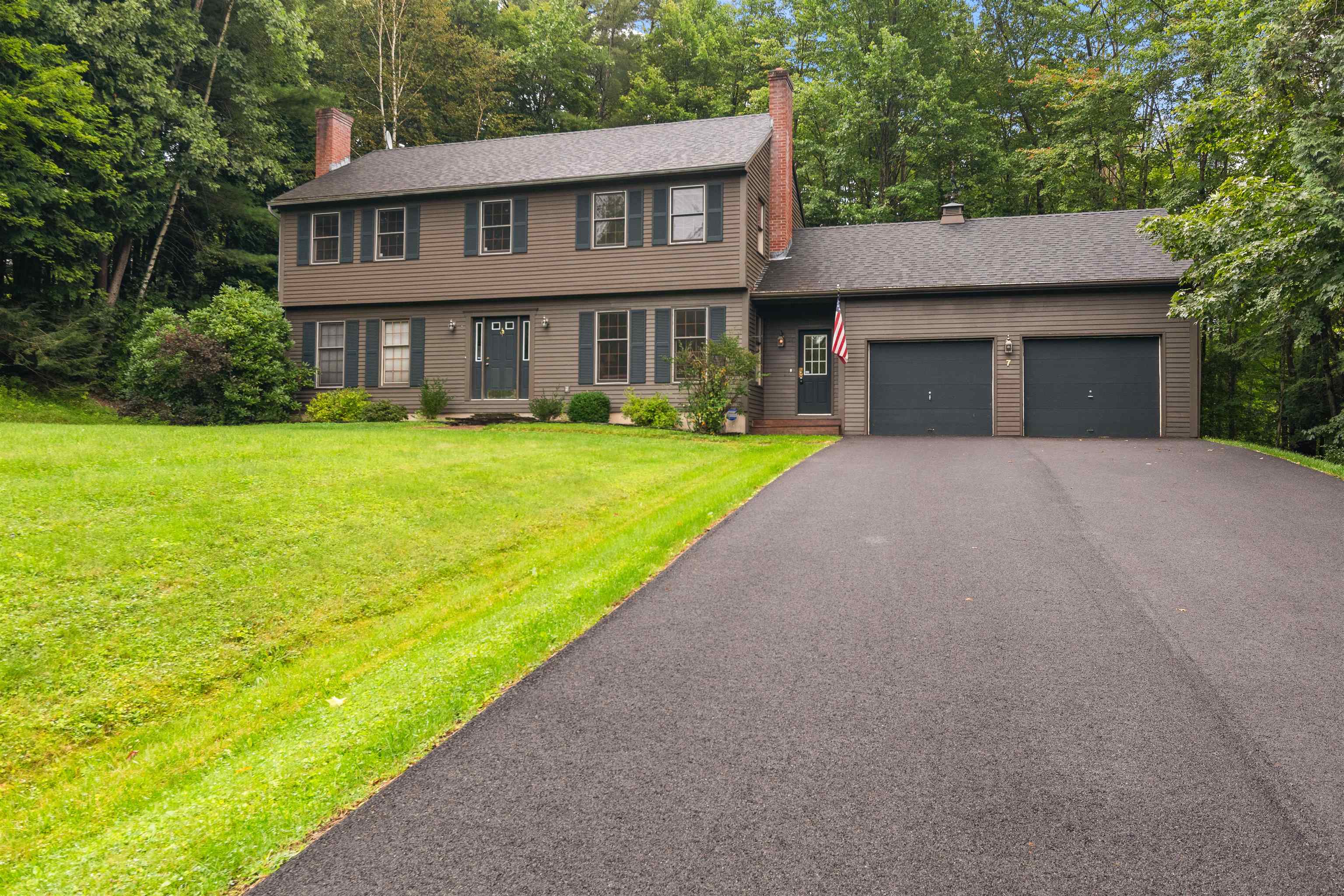 7 Lindenwood Drive Property Photo 1