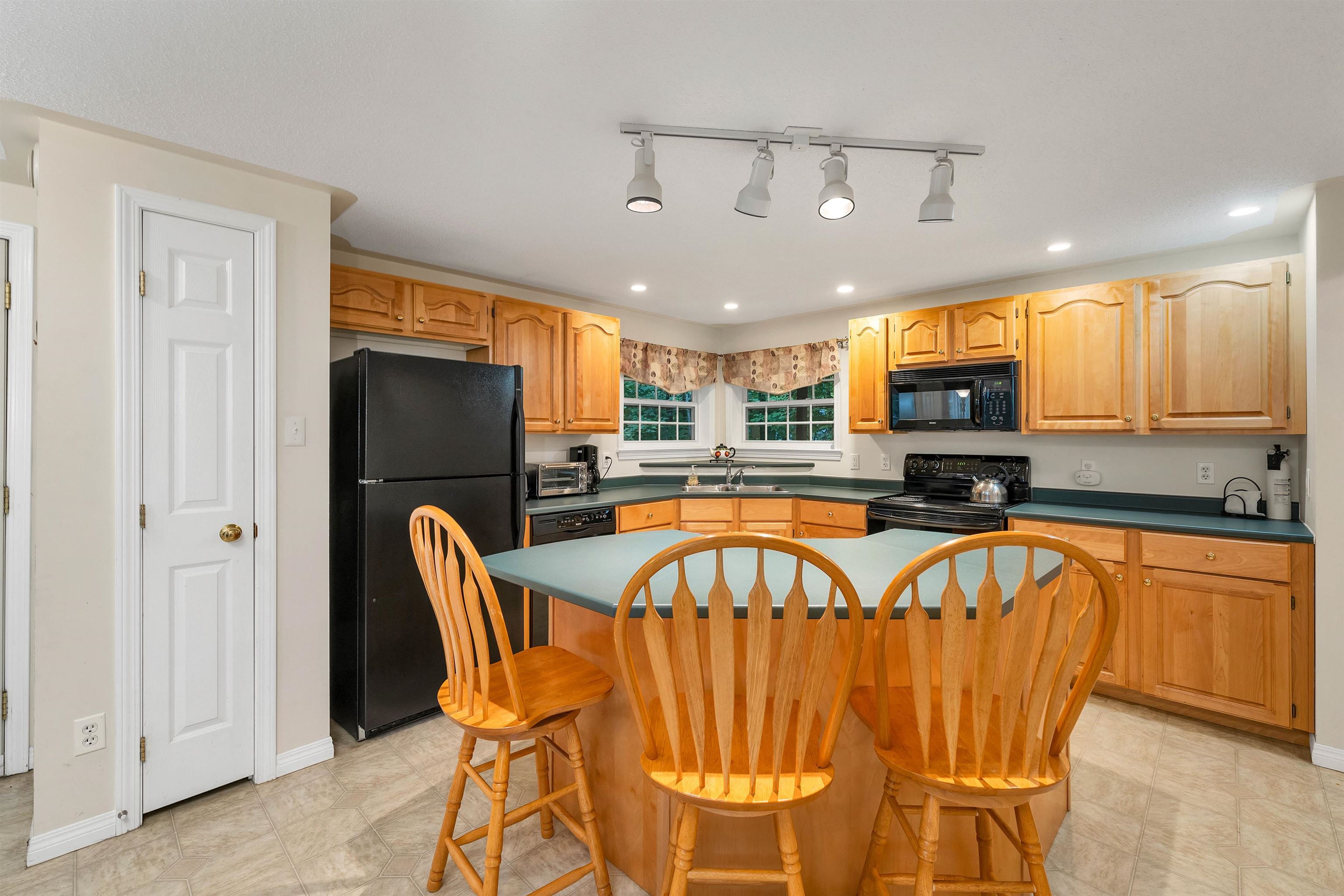 96 Olympia Street Property Photo 8