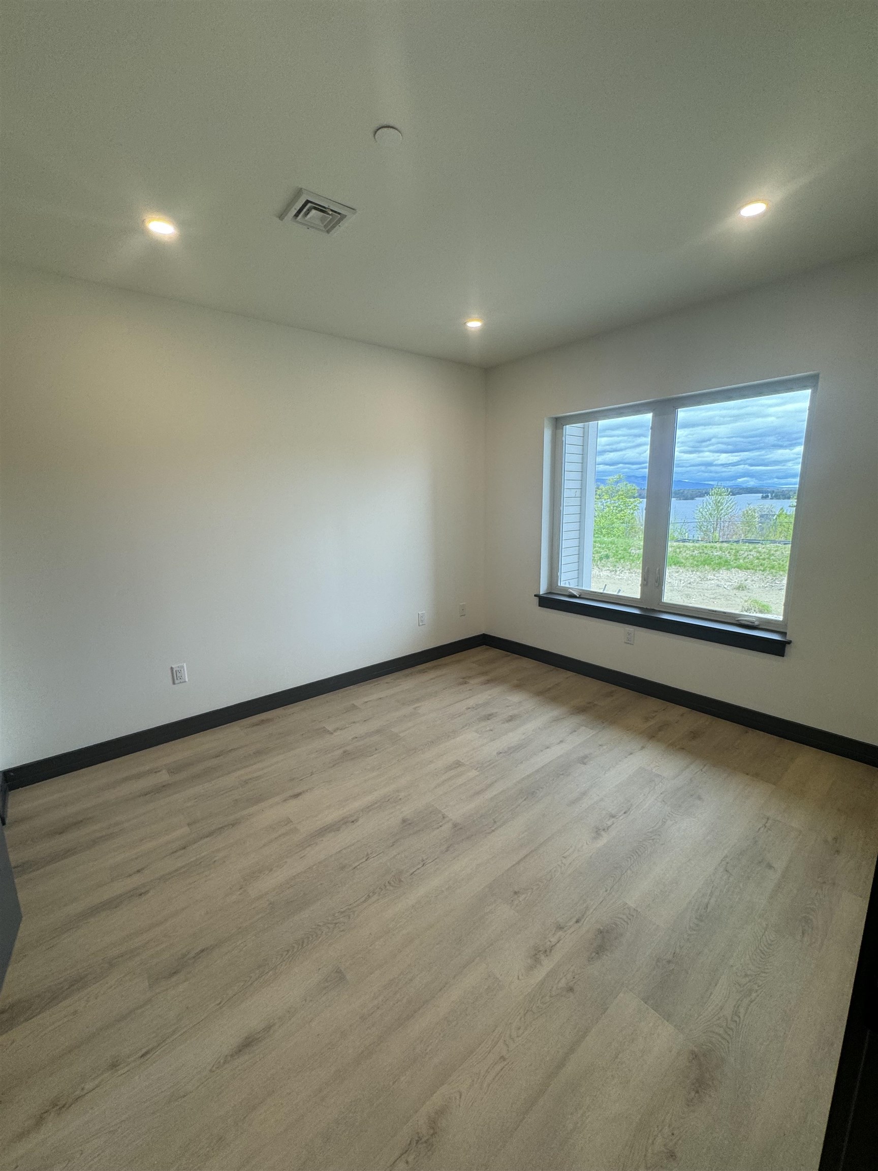 37 Vantage Point Drive Property Photo 17