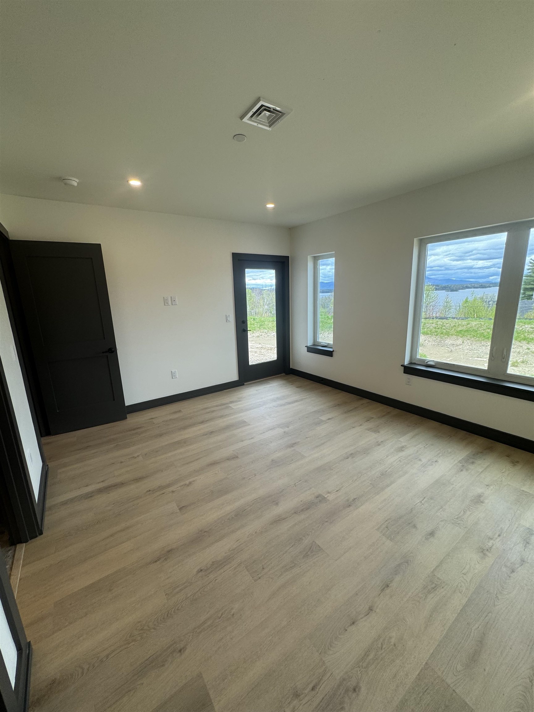 37 Vantage Point Drive Property Photo 18