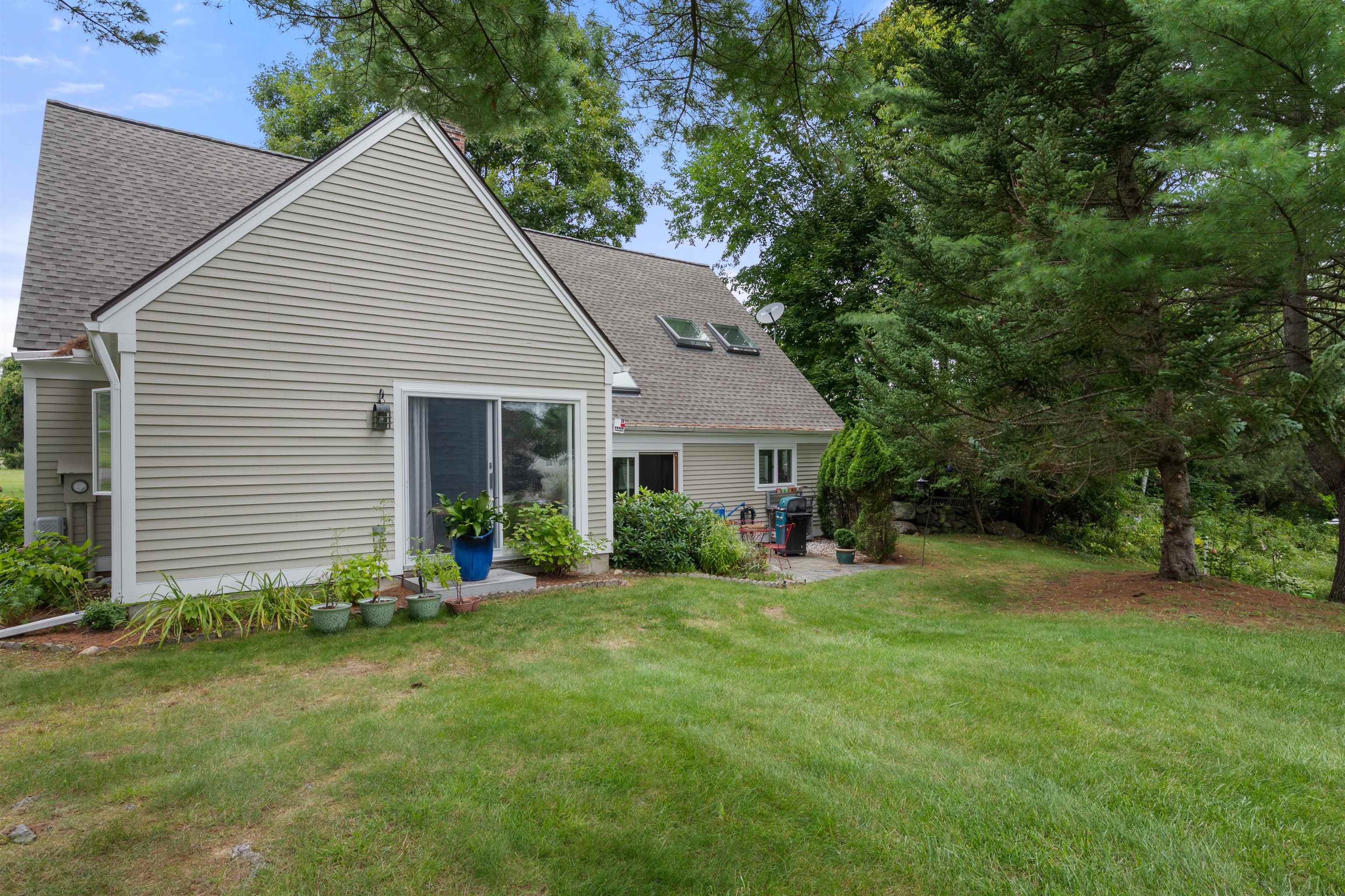 12 Clover Lane Property Photo 4