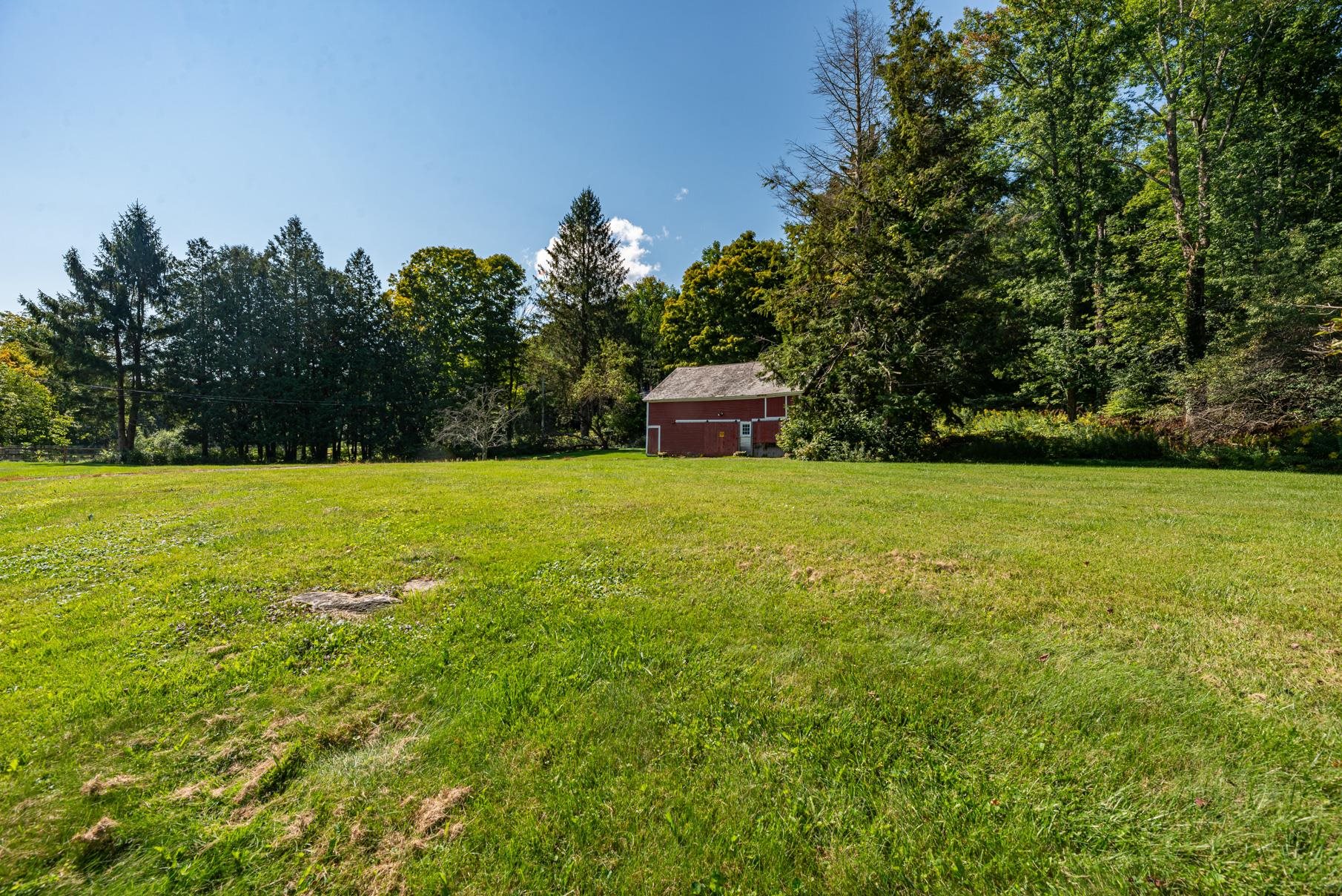 2937 Dorset West Road Property Photo 1