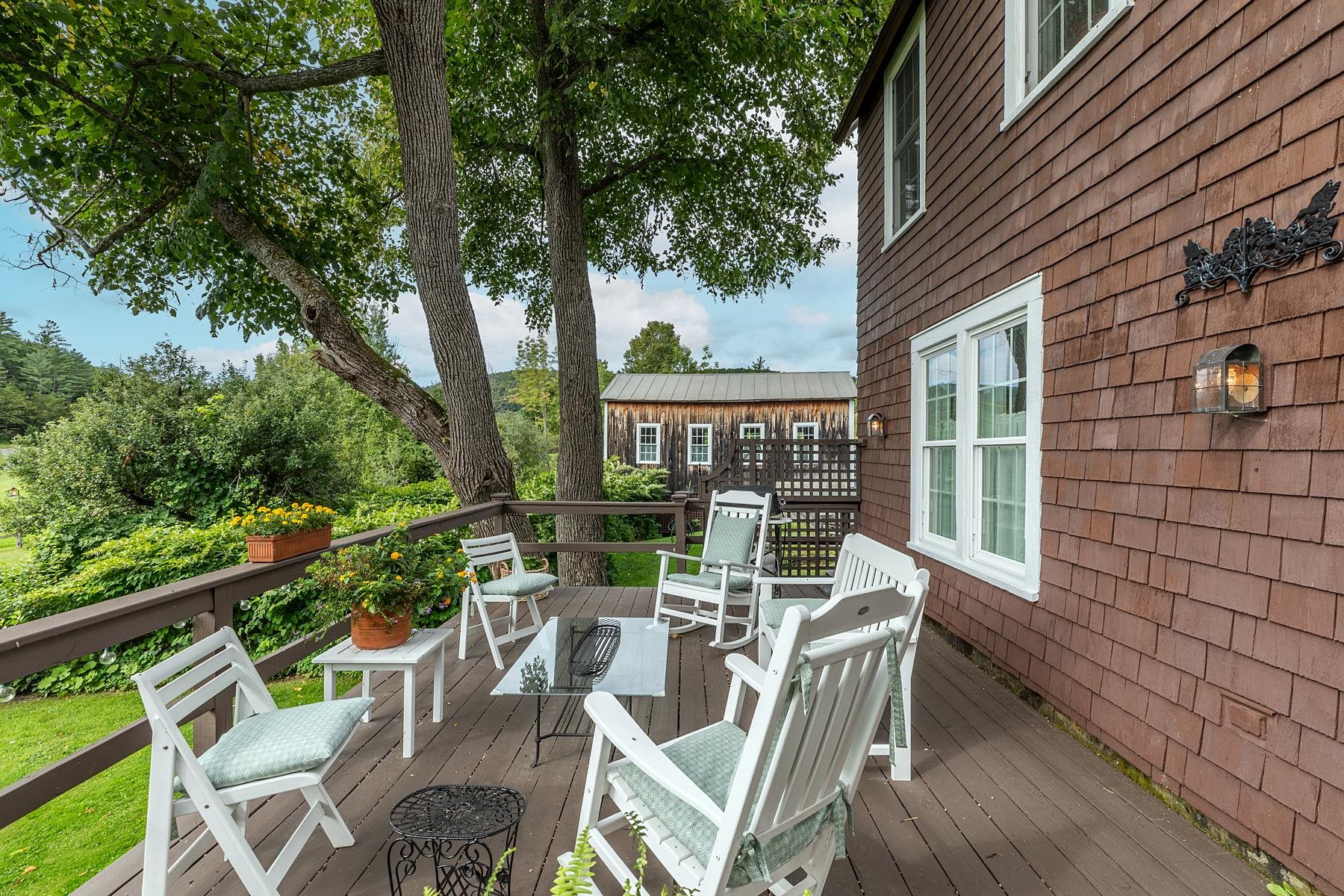 5851 South Road Property Photo 9