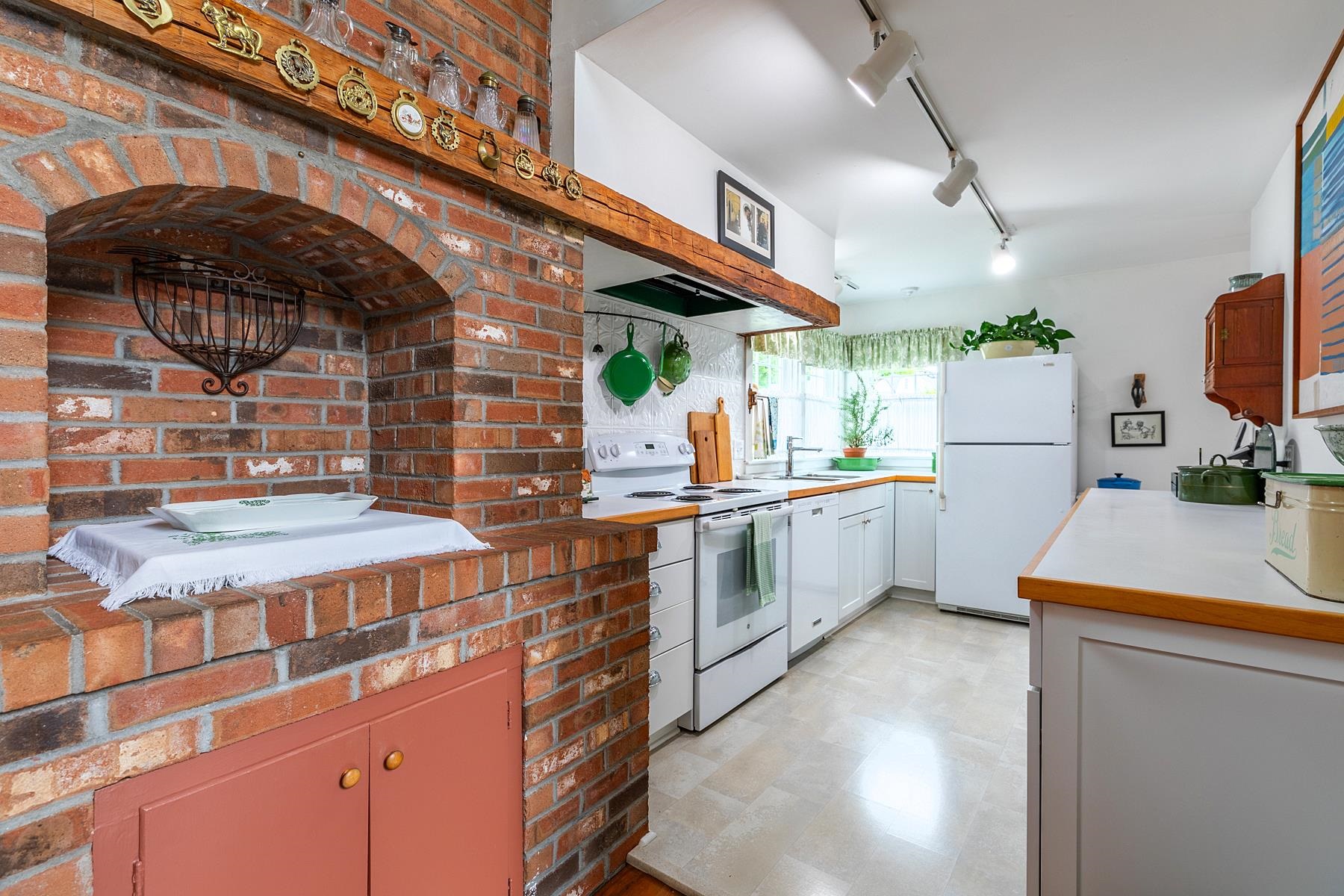 5851 South Road Property Photo 17
