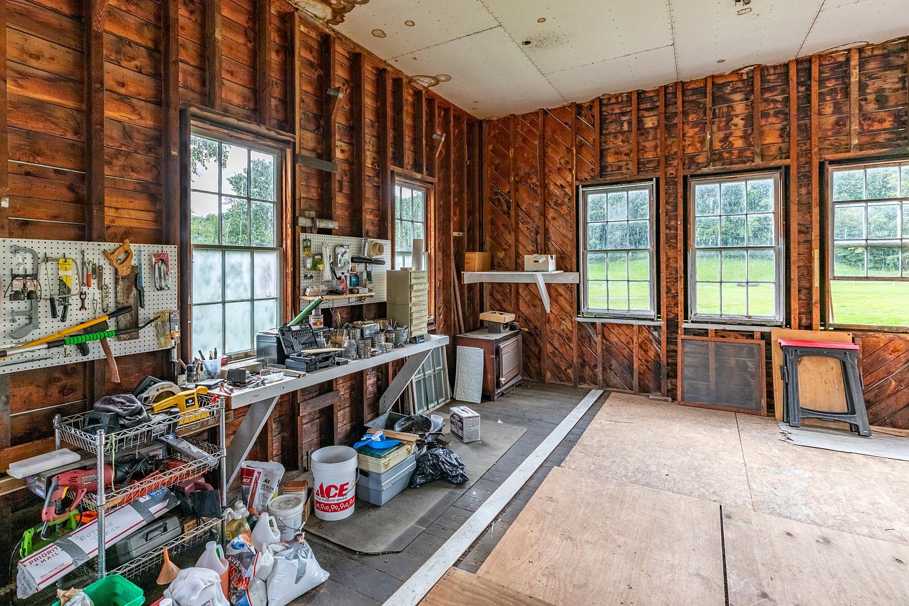 5851 South Road Property Photo 37