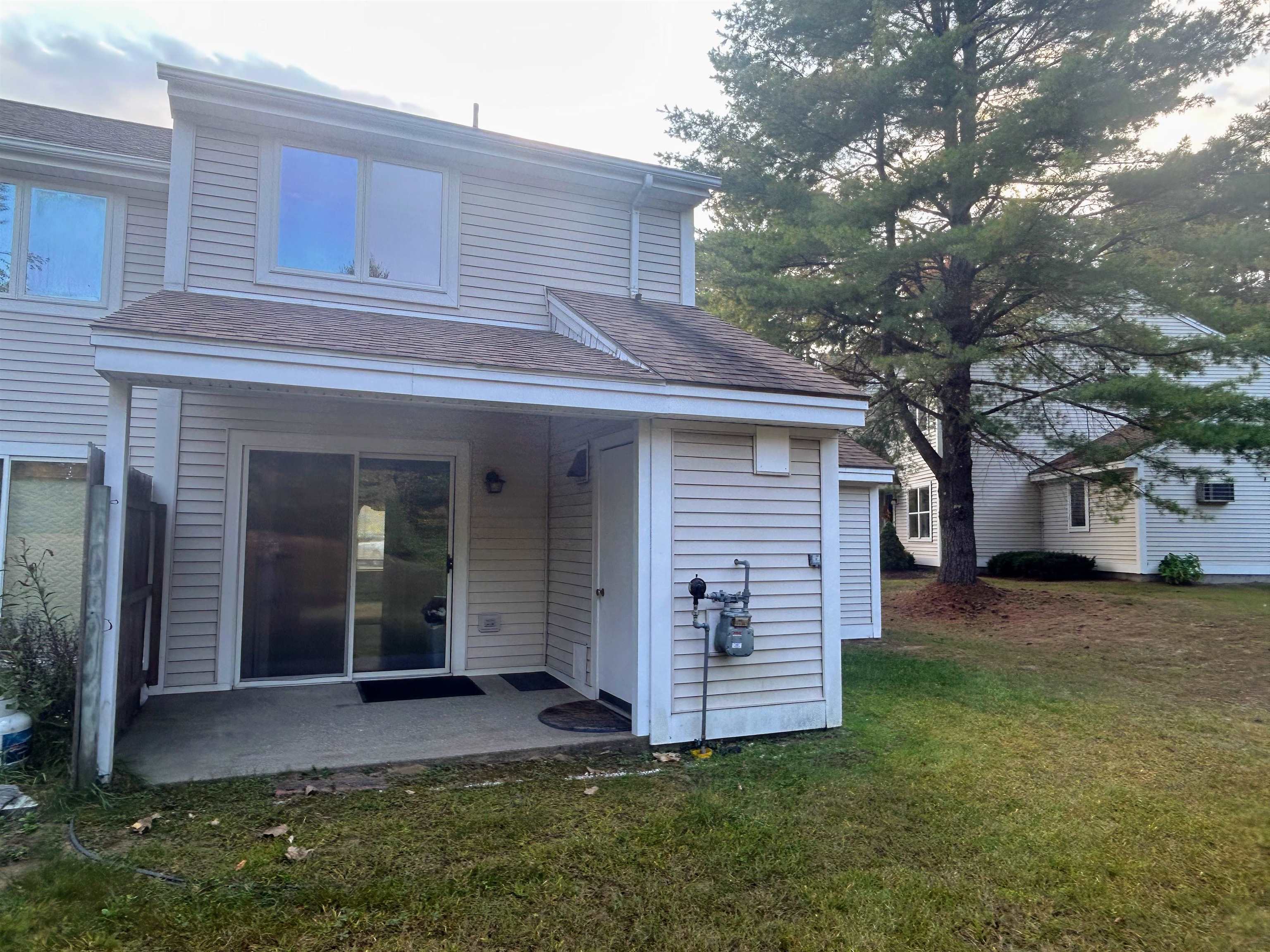 8 Pine Brook Lane Property Photo 3