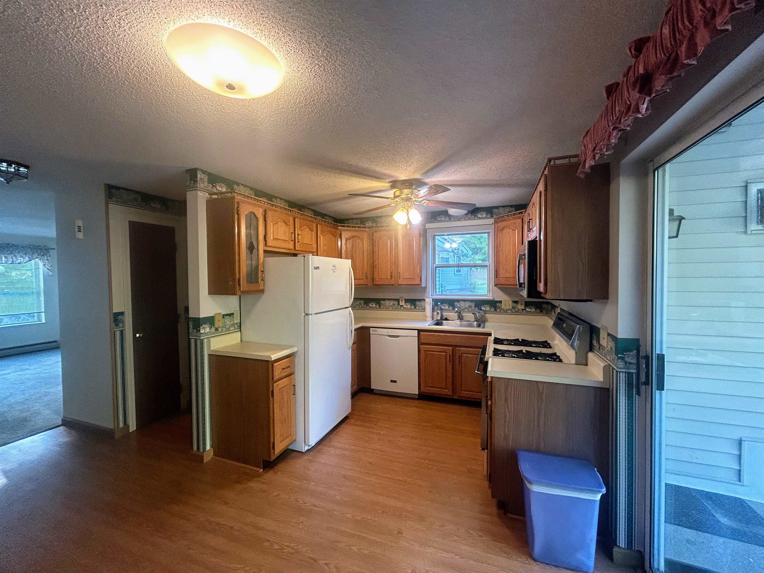 8 Pine Brook Lane Property Photo 4