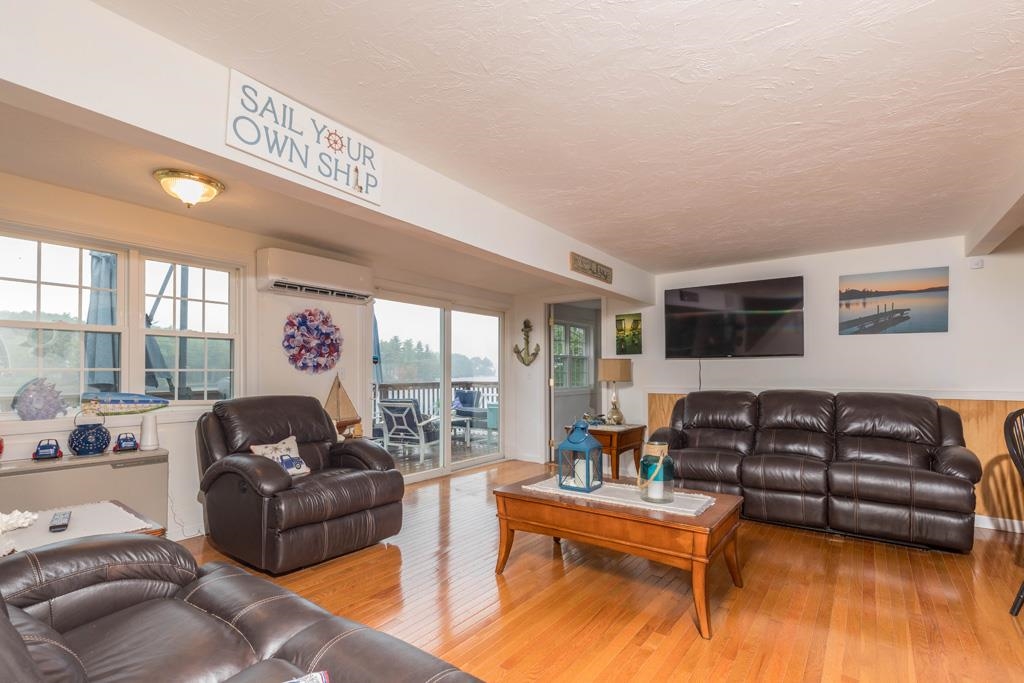 238 Fourth Street Property Photo 5
