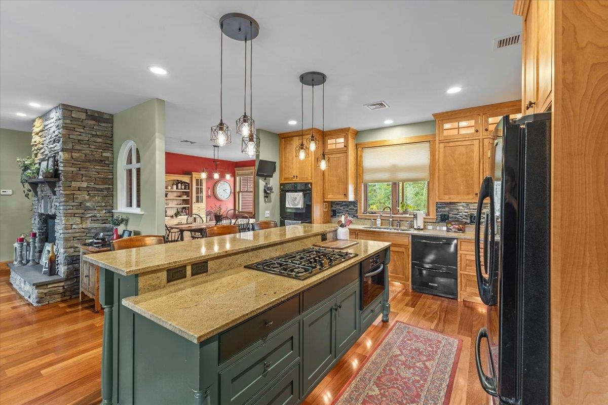 36 Emerson Drive Property Photo 8