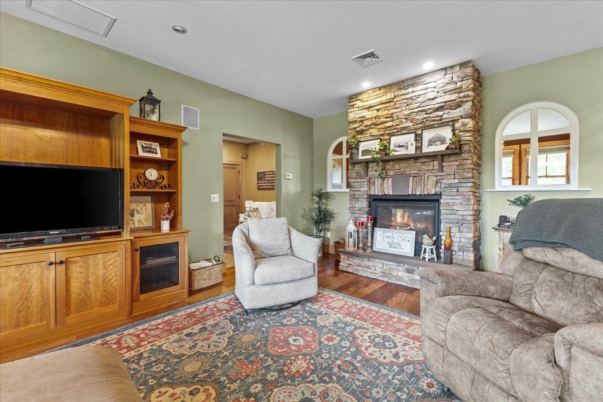 36 Emerson Drive Property Photo 15