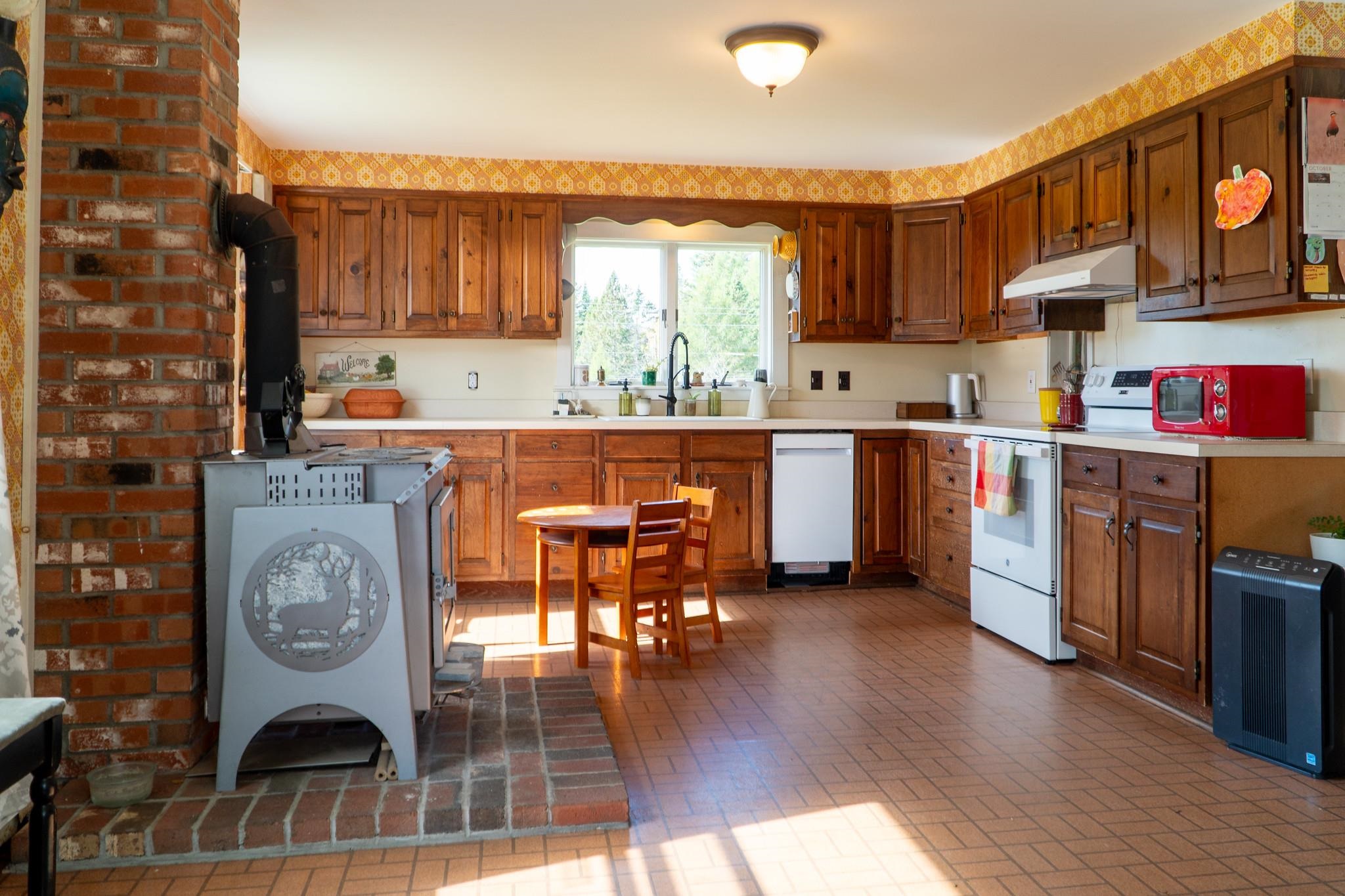 345 Currier Road Property Photo 28