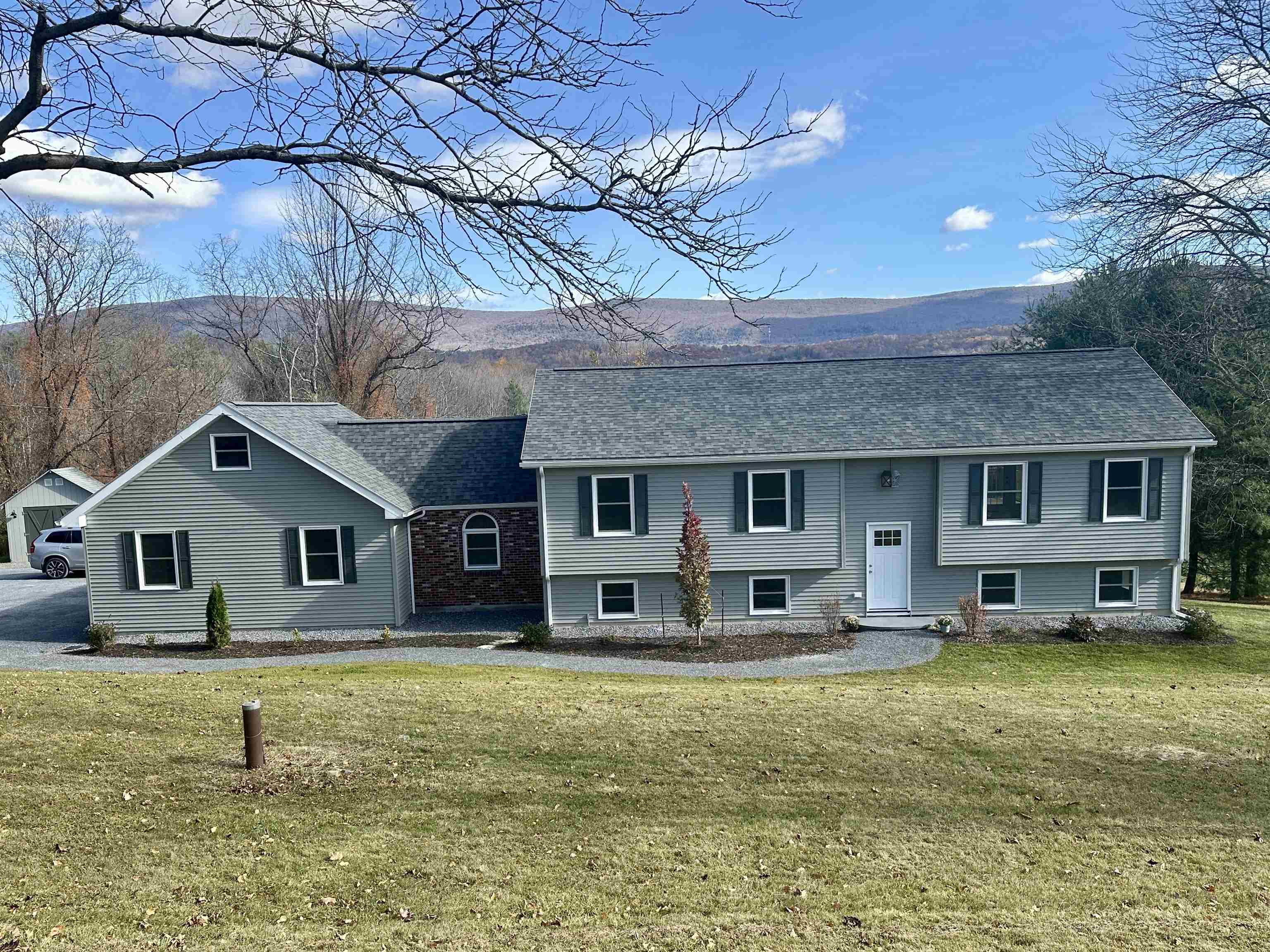 196 Glastenview Drive Property Photo 1