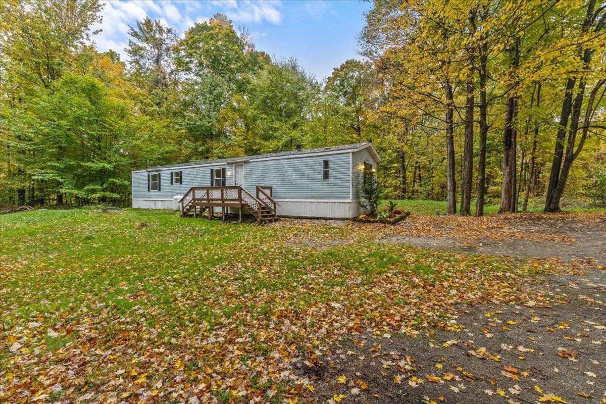 257 Buck Hill Road East Property Photo 1
