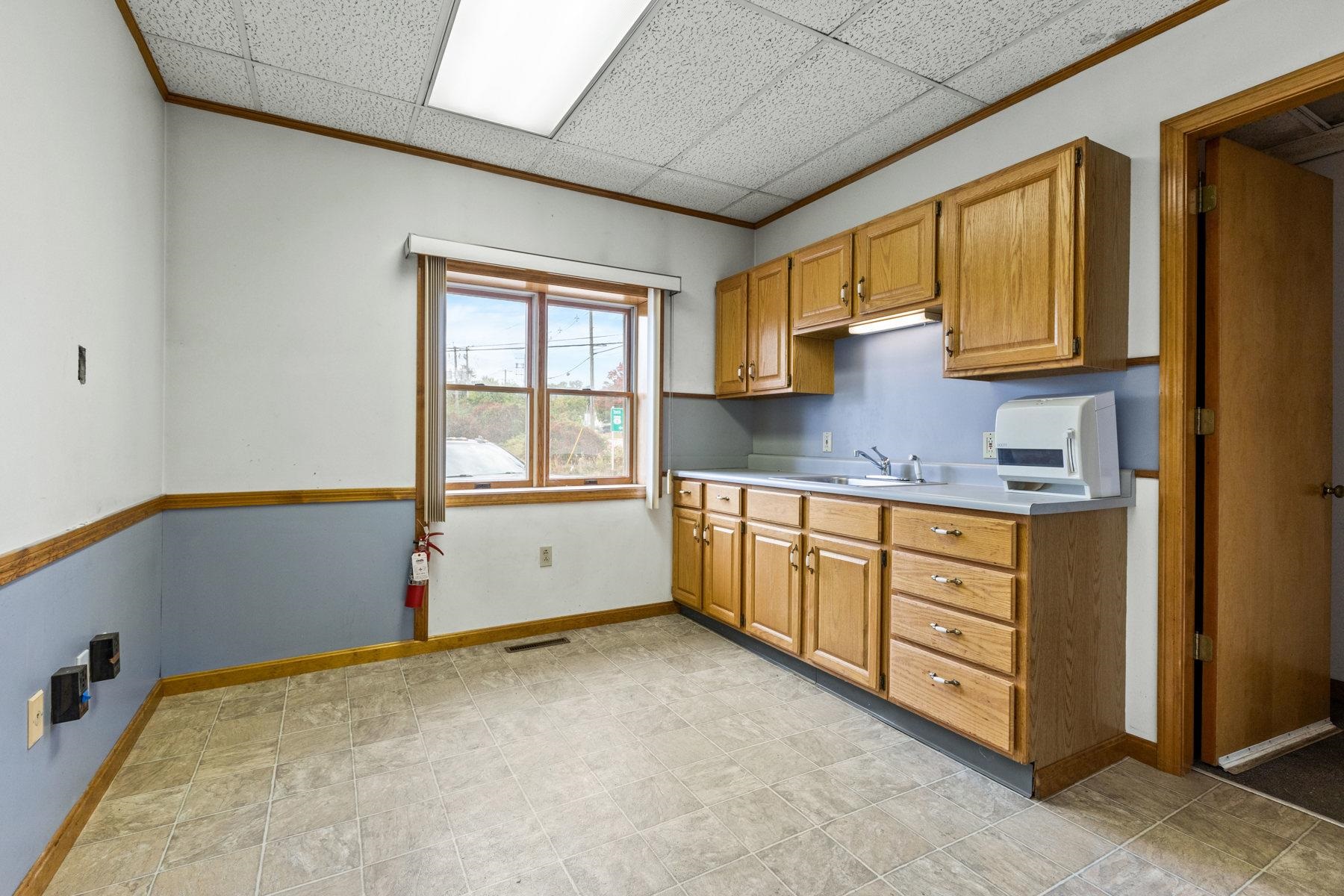 500 Maplewood Avenue Property Photo 13