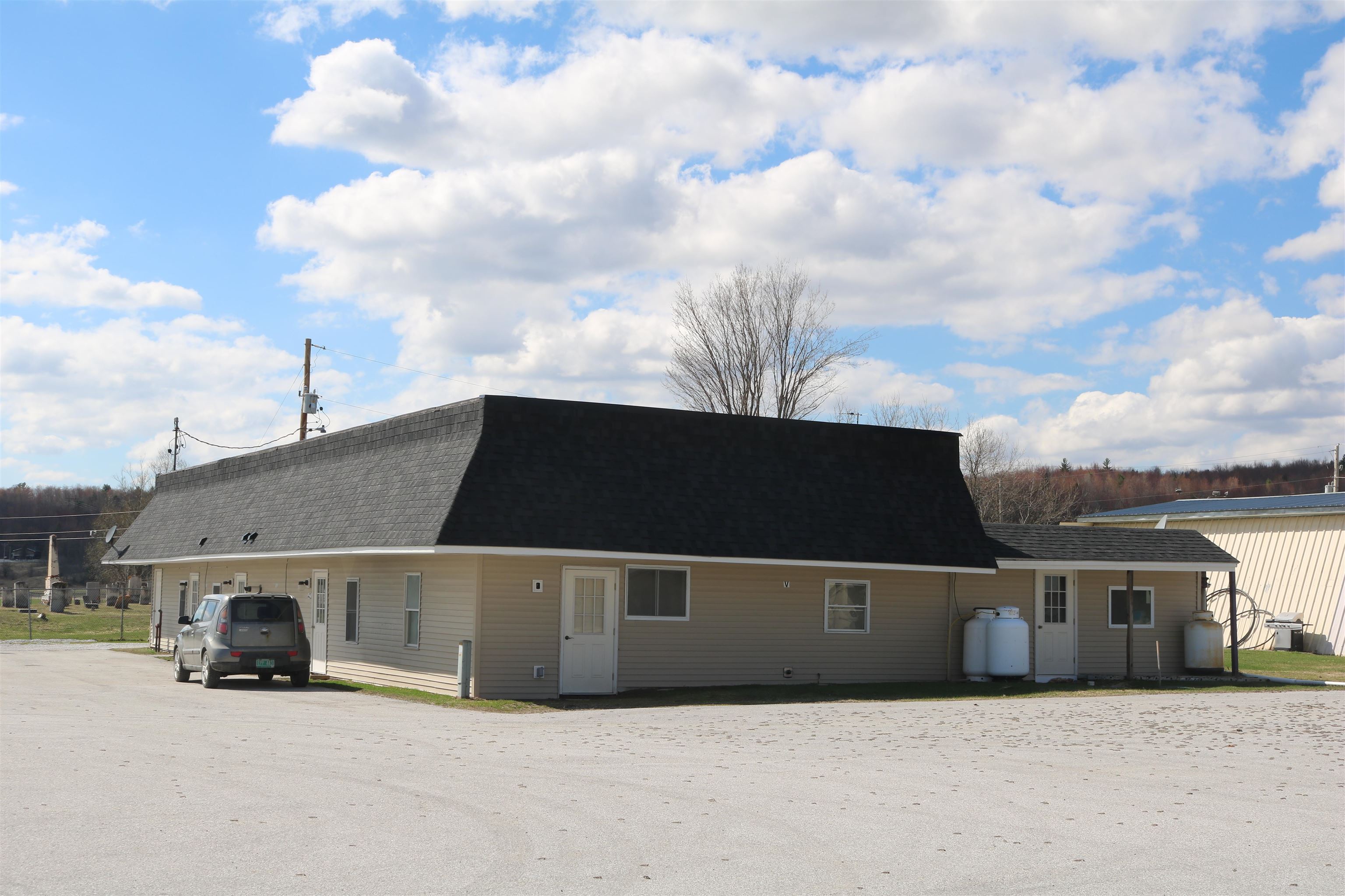 2445 Sampsonville Road Property Photo 8
