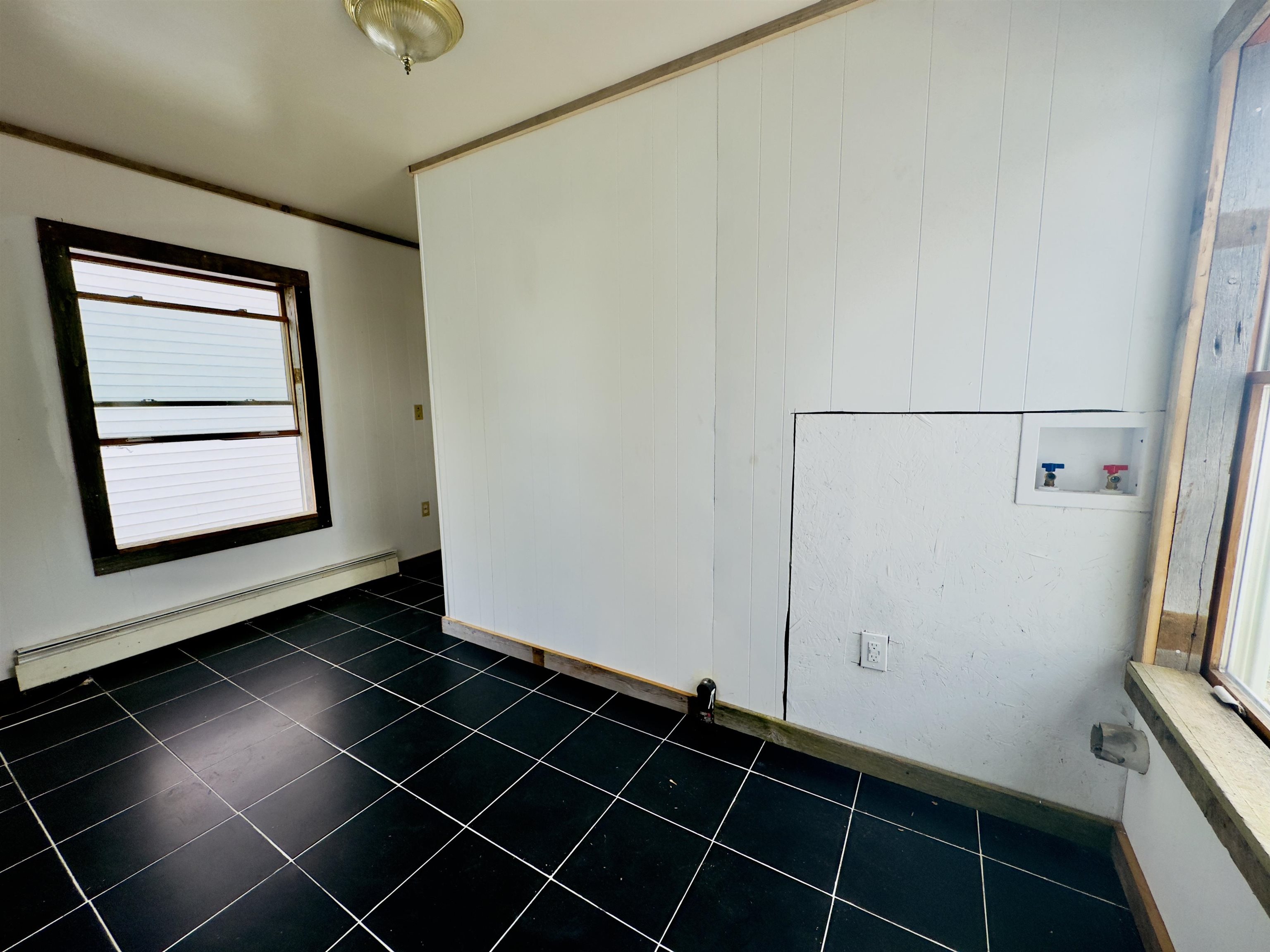 23-25 Lower Weldon Street Property Photo 5