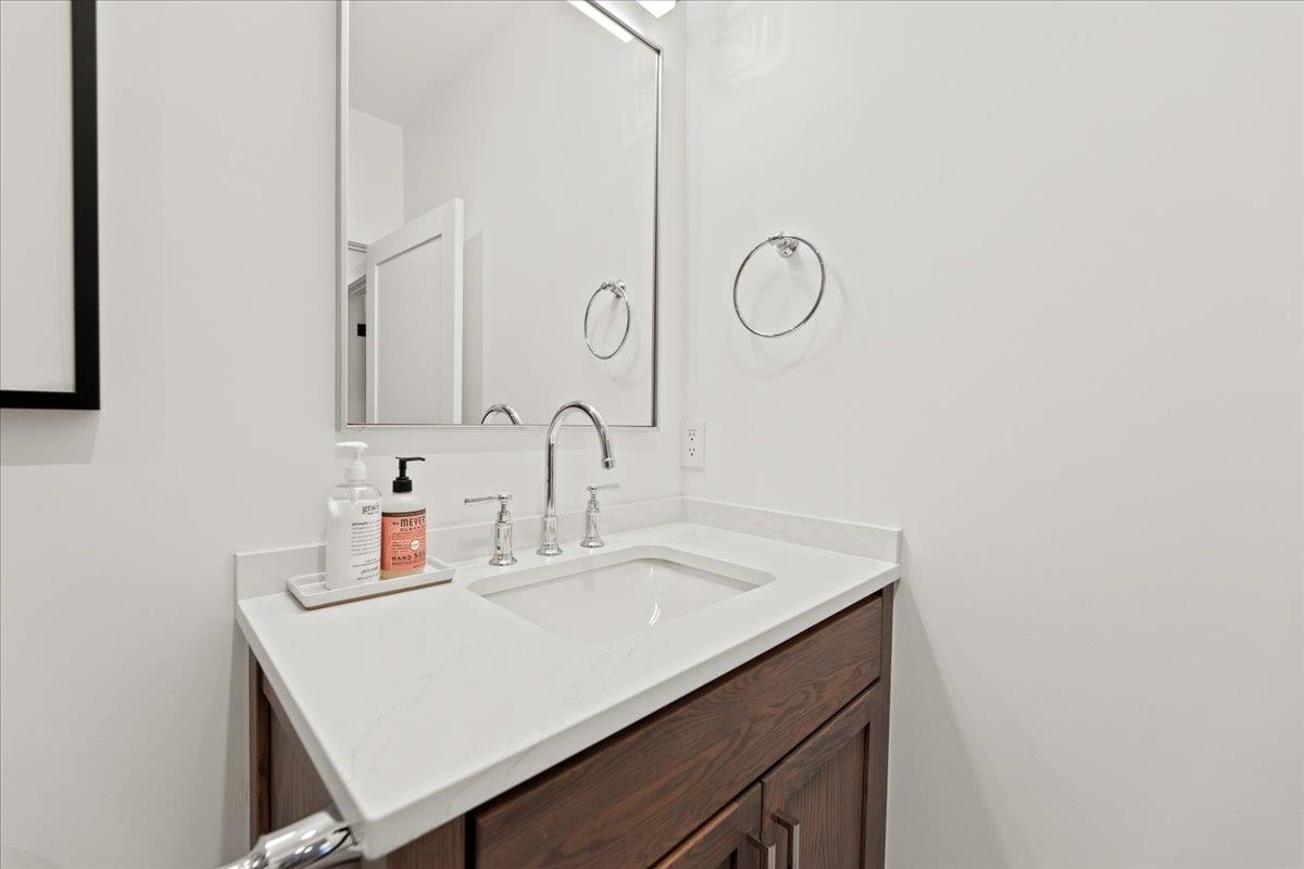 18 Grenoble Way 204 Property Photo 10
