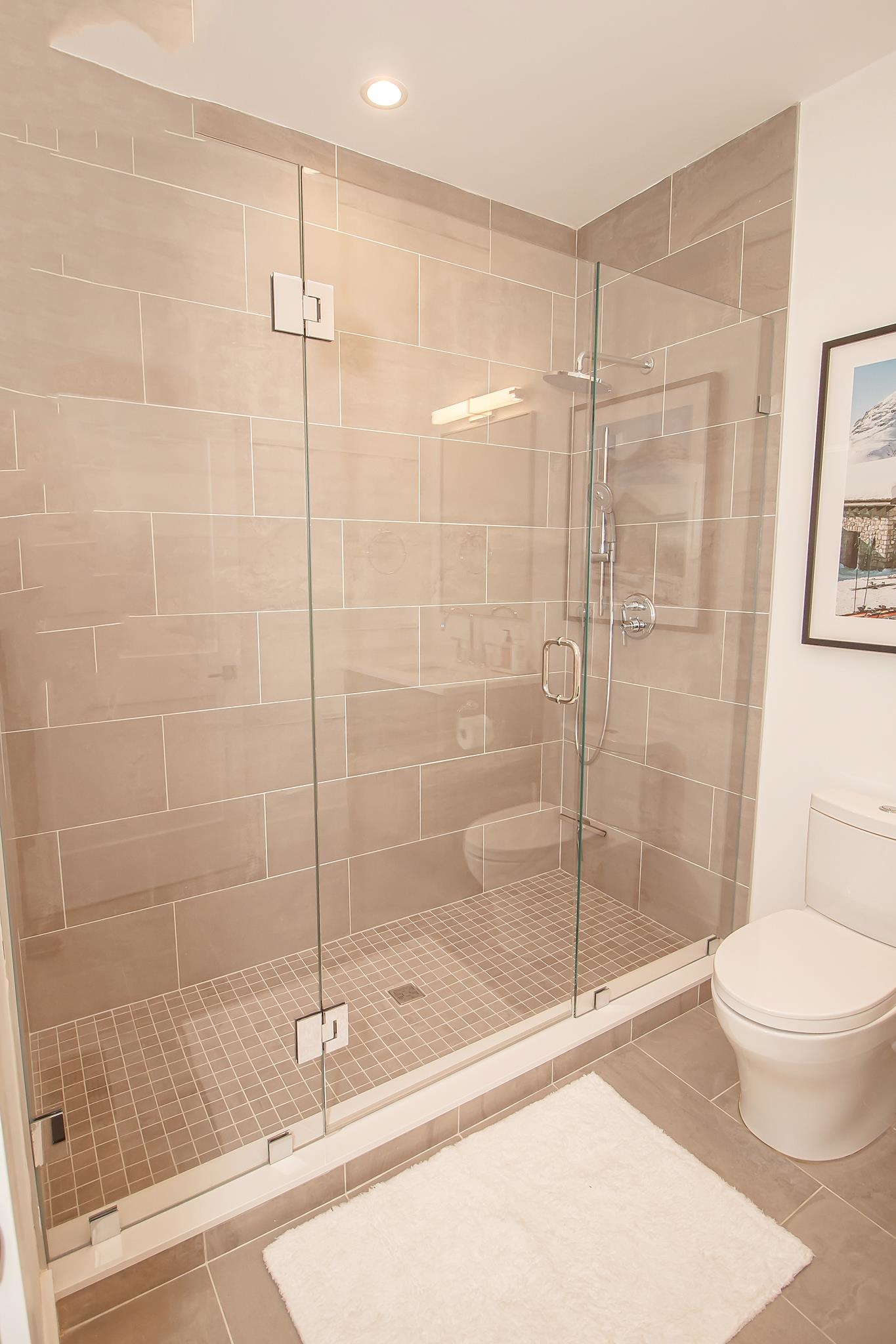 18 Grenoble Way 204 Property Photo 11