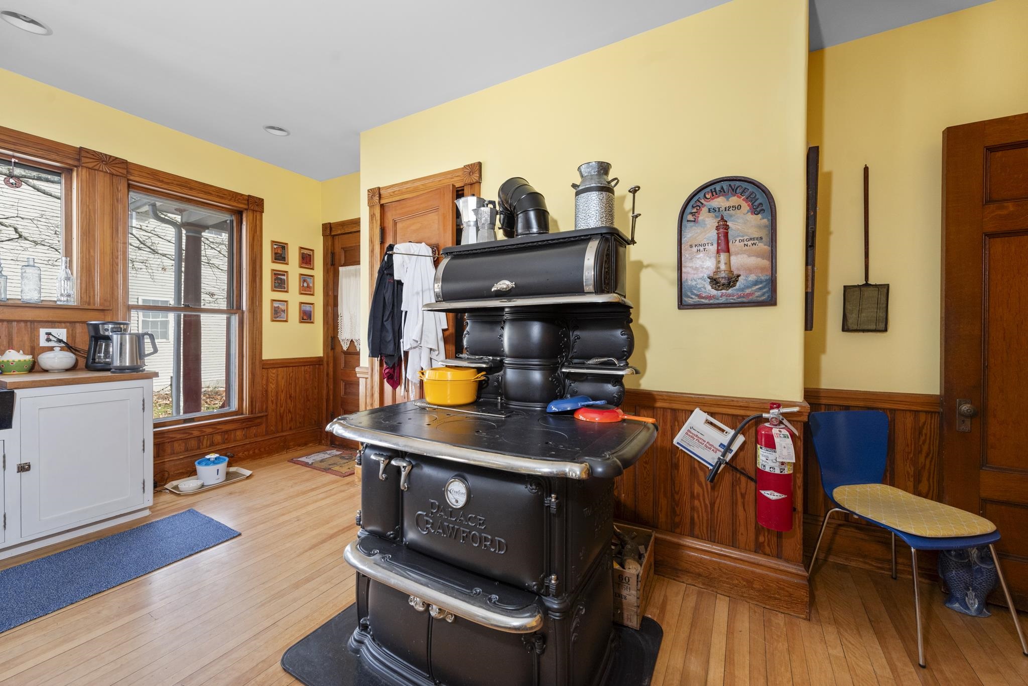 75 Summer Street Property Photo 6
