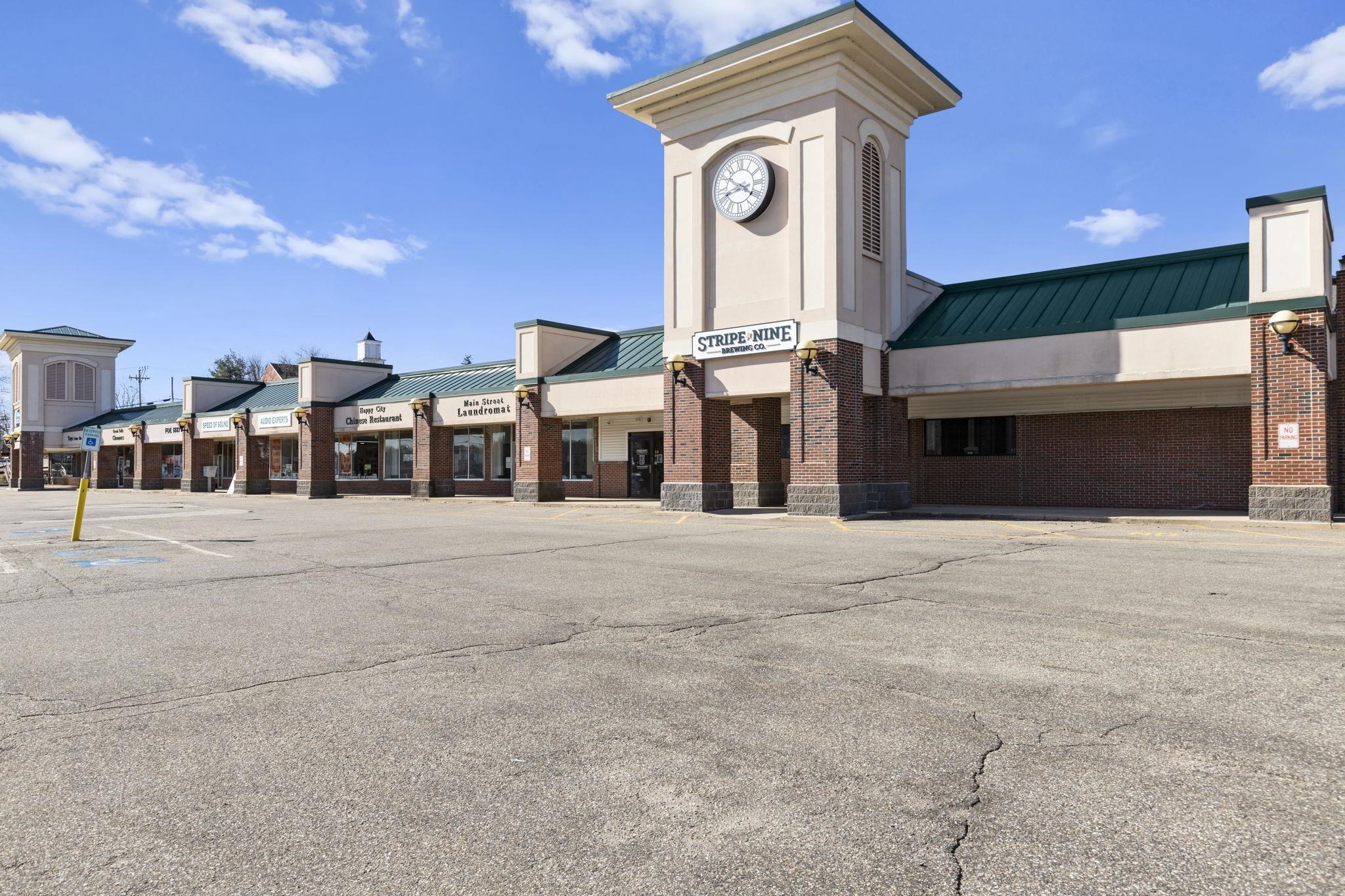 8 Somersworth Plaza Property Photo 1
