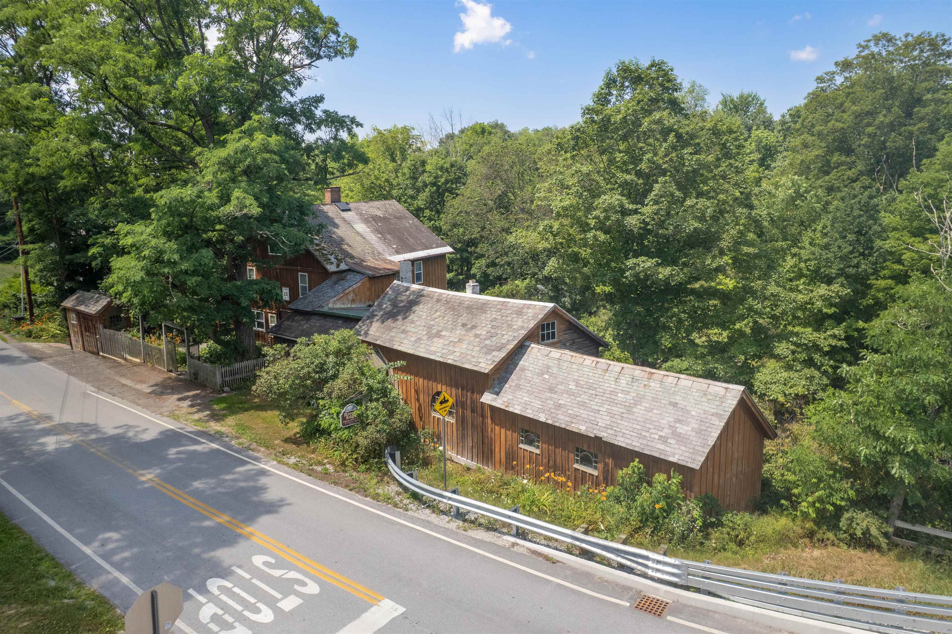 212 Thrall Road Property Photo 3