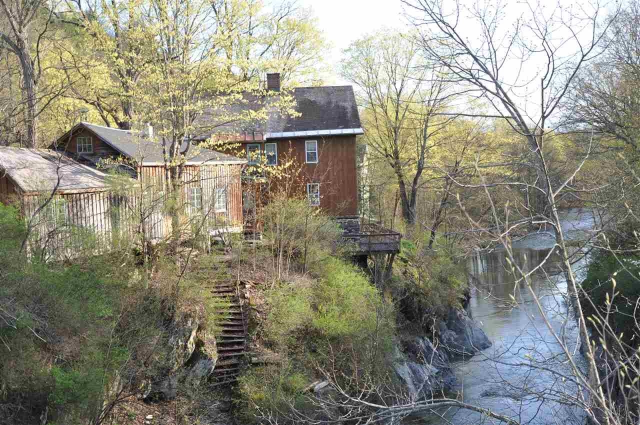 212 Thrall Road Property Photo 6