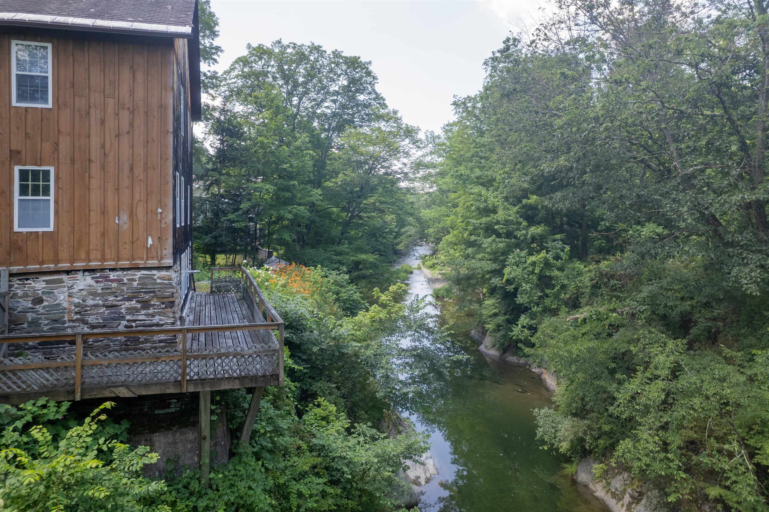 212 Thrall Road Property Photo 23