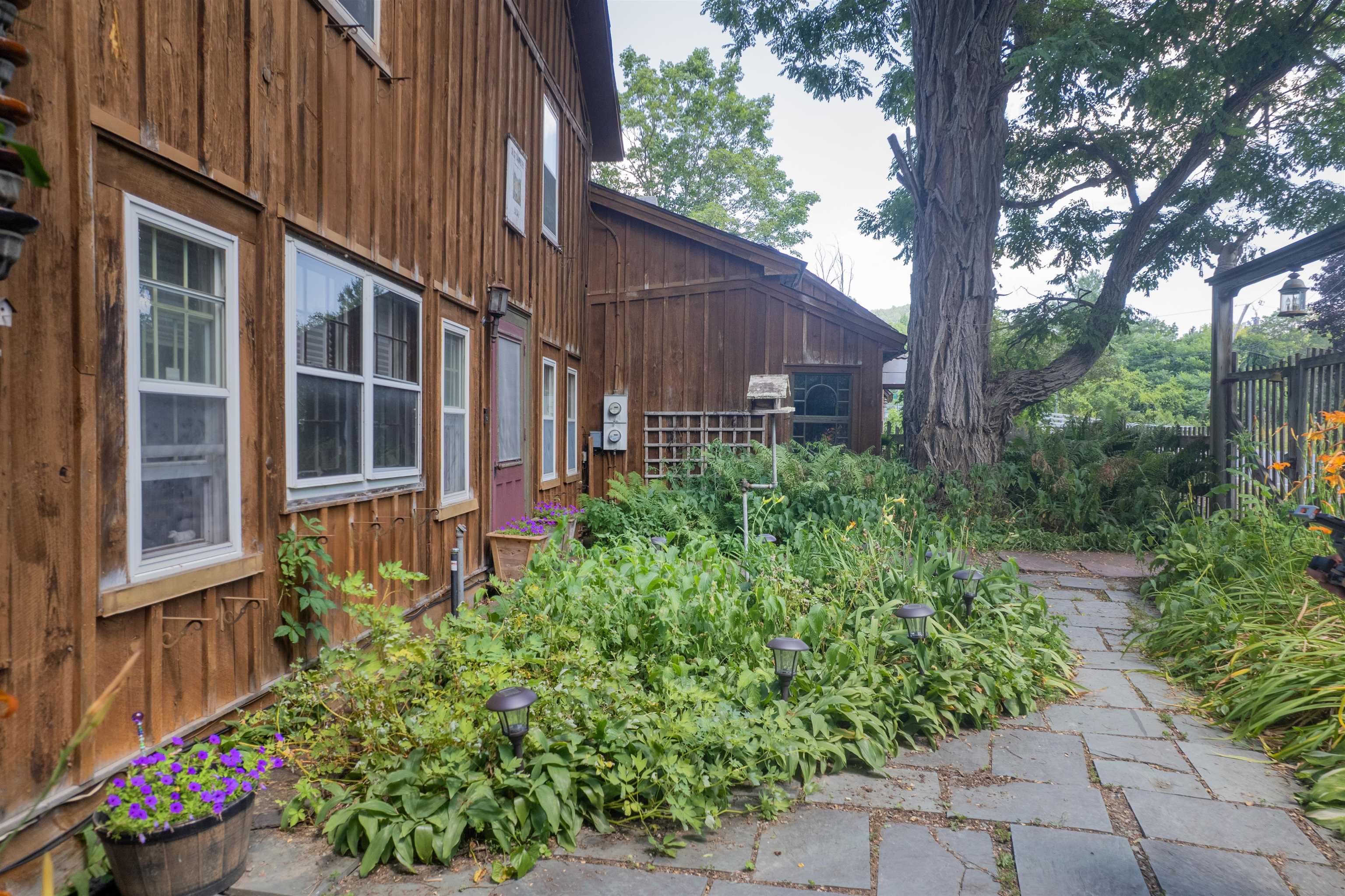 212 Thrall Road Property Photo 25