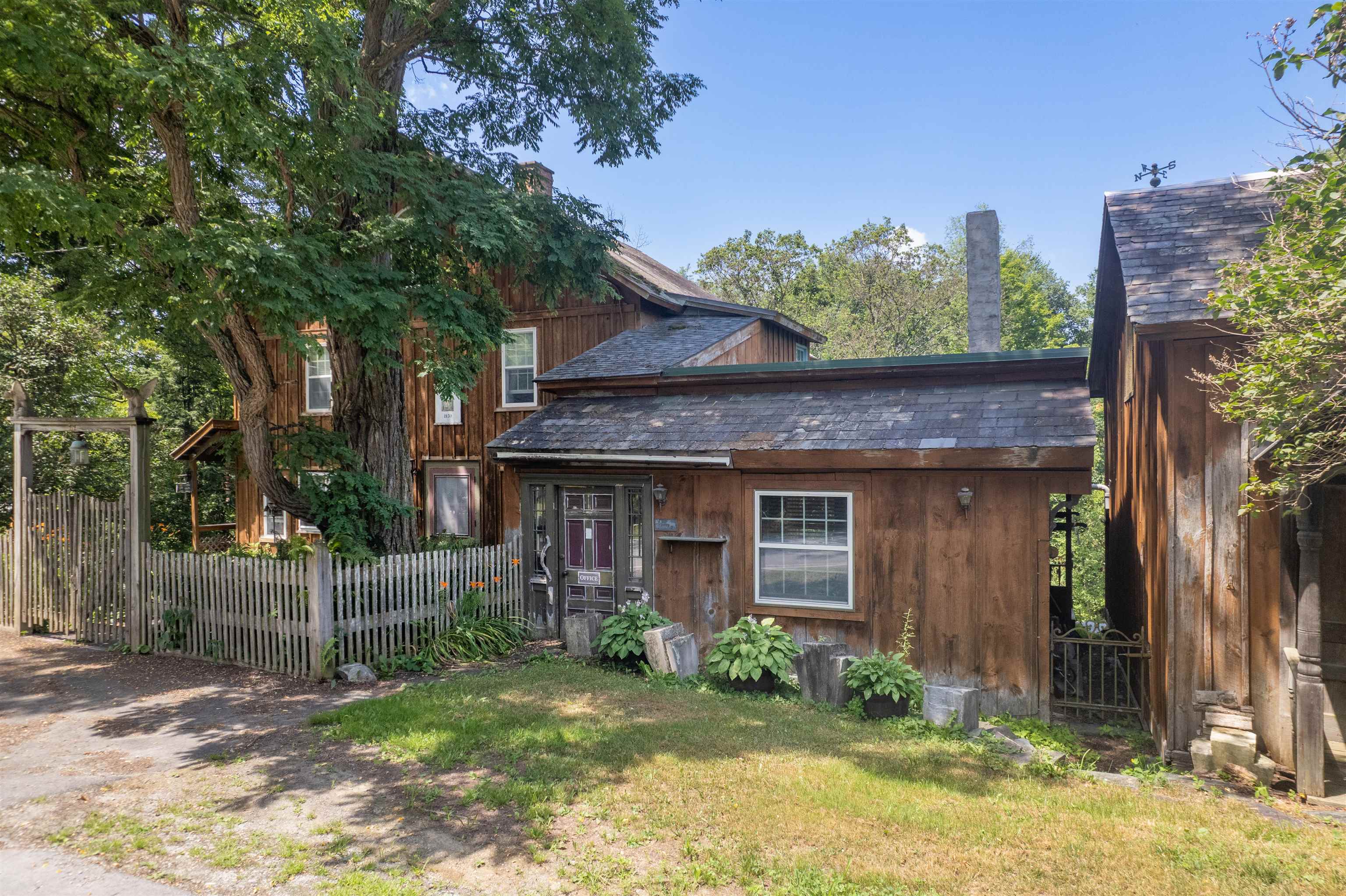 212 Thrall Road Property Photo 27