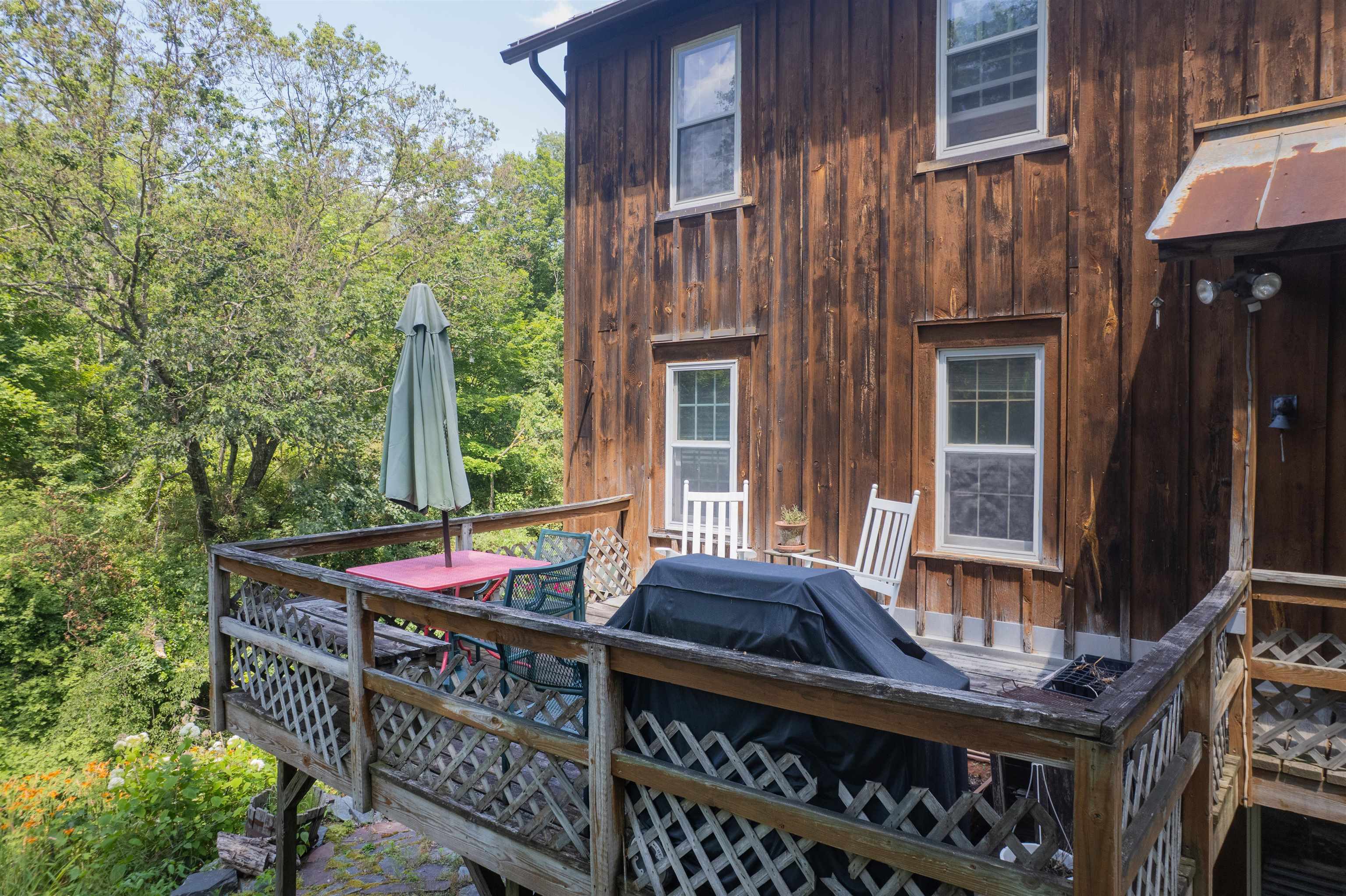 212 Thrall Road Property Photo 28