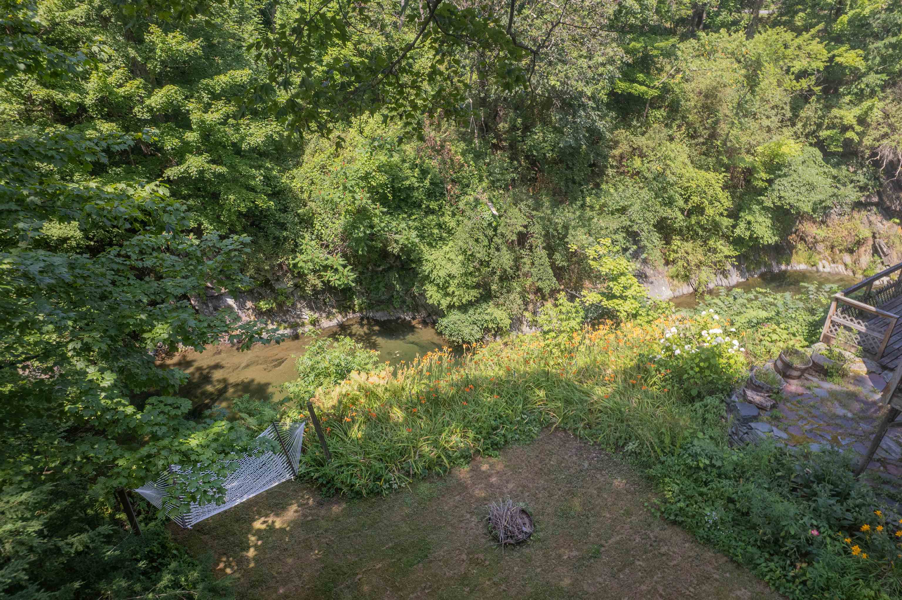 212 Thrall Road Property Photo 30