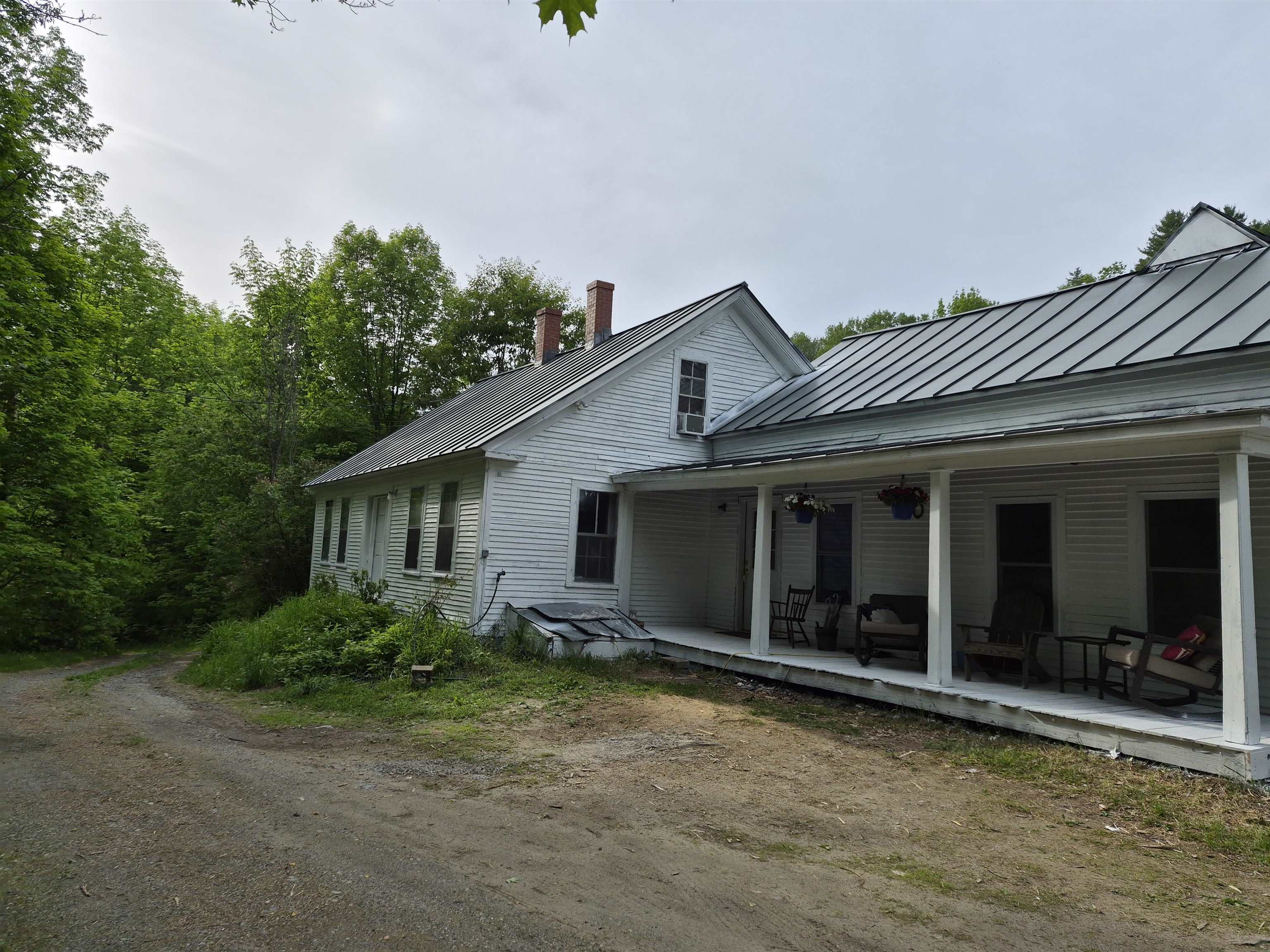 2402 Chelsea Road Property Photo 2